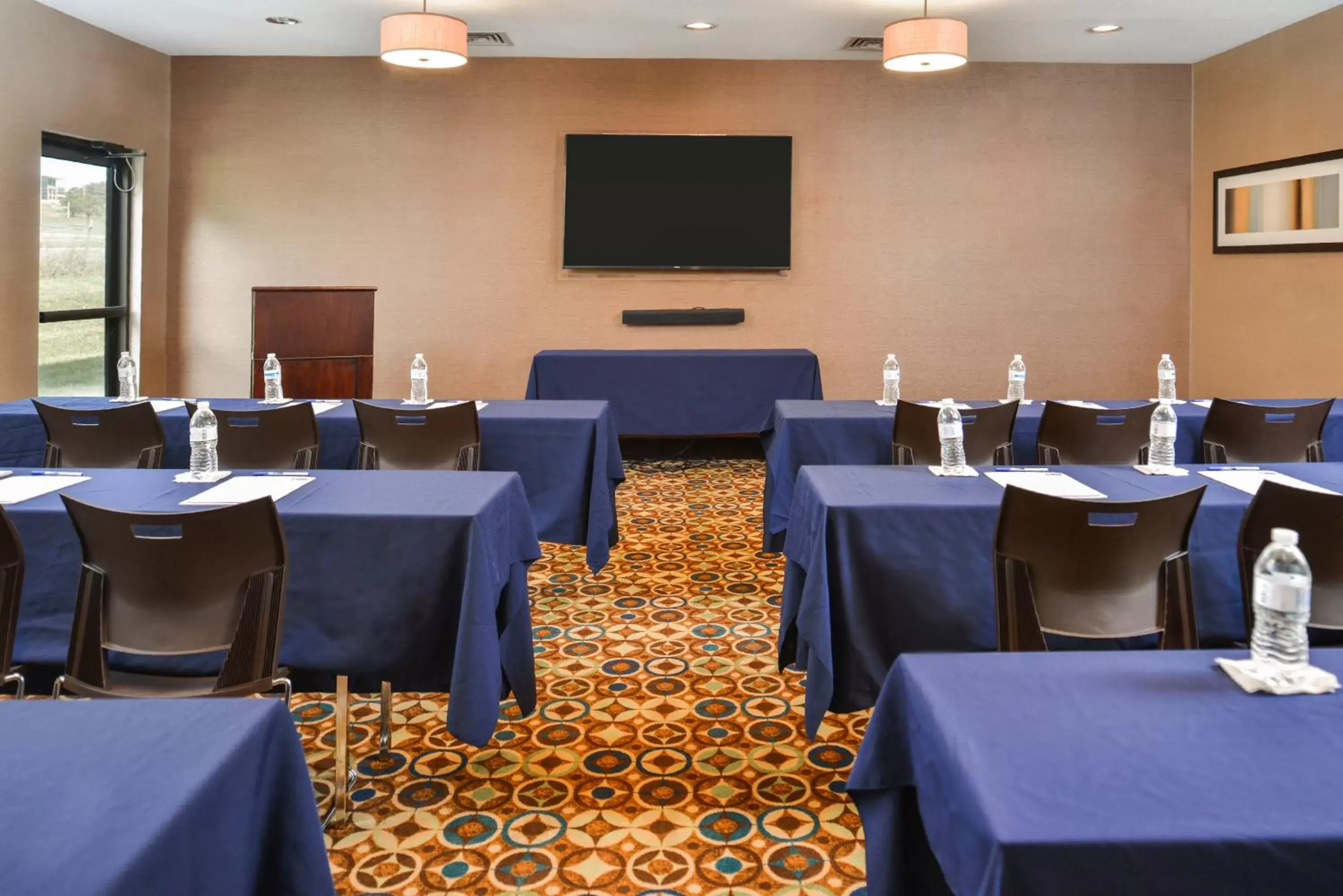Meeting/conference room in Holiday Inn Express Hotels & Suites Topeka West, an IHG Hotel