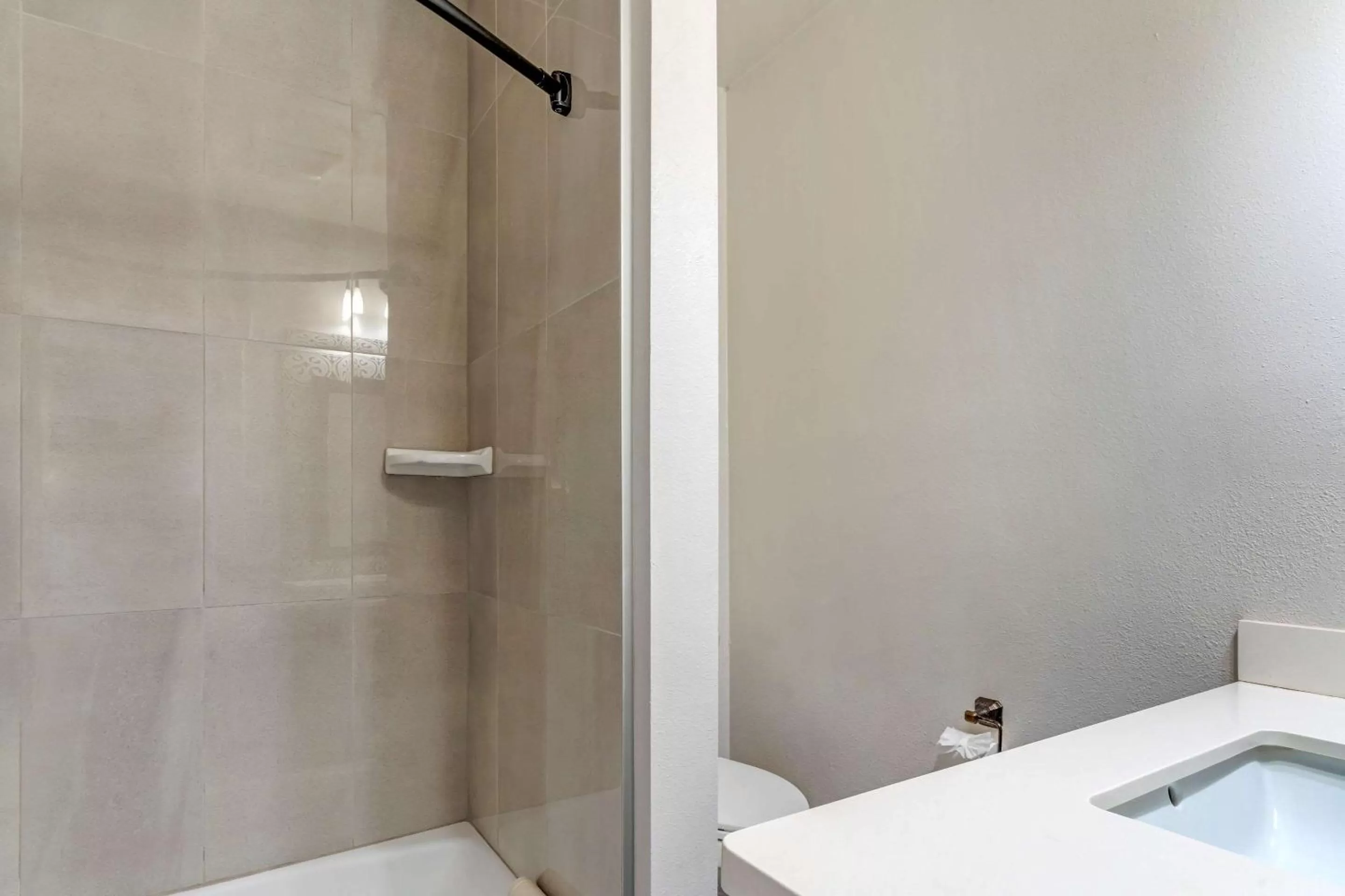 Bathroom in Comfort Inn Carmel By the Sea