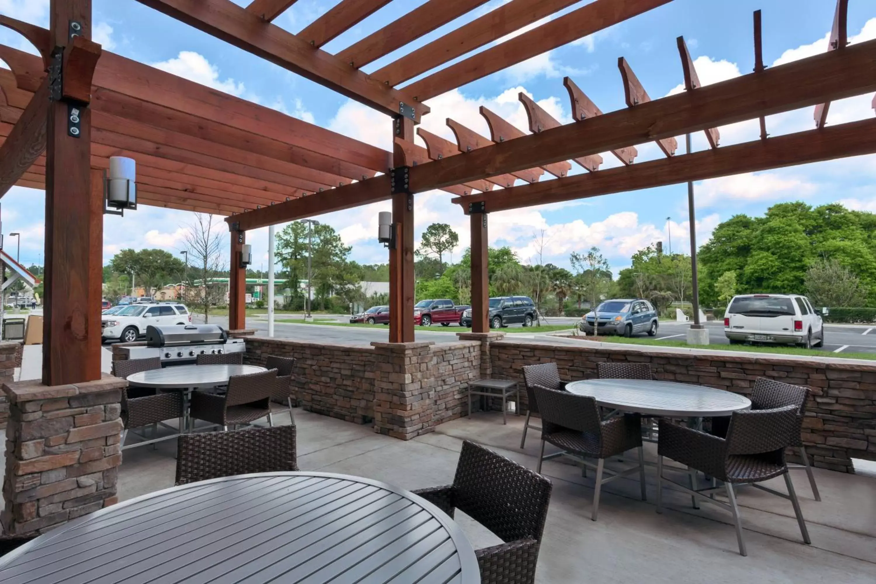 Property building, Restaurant/Places to Eat in TownePlace Suites by Marriott Gainesville Northwest