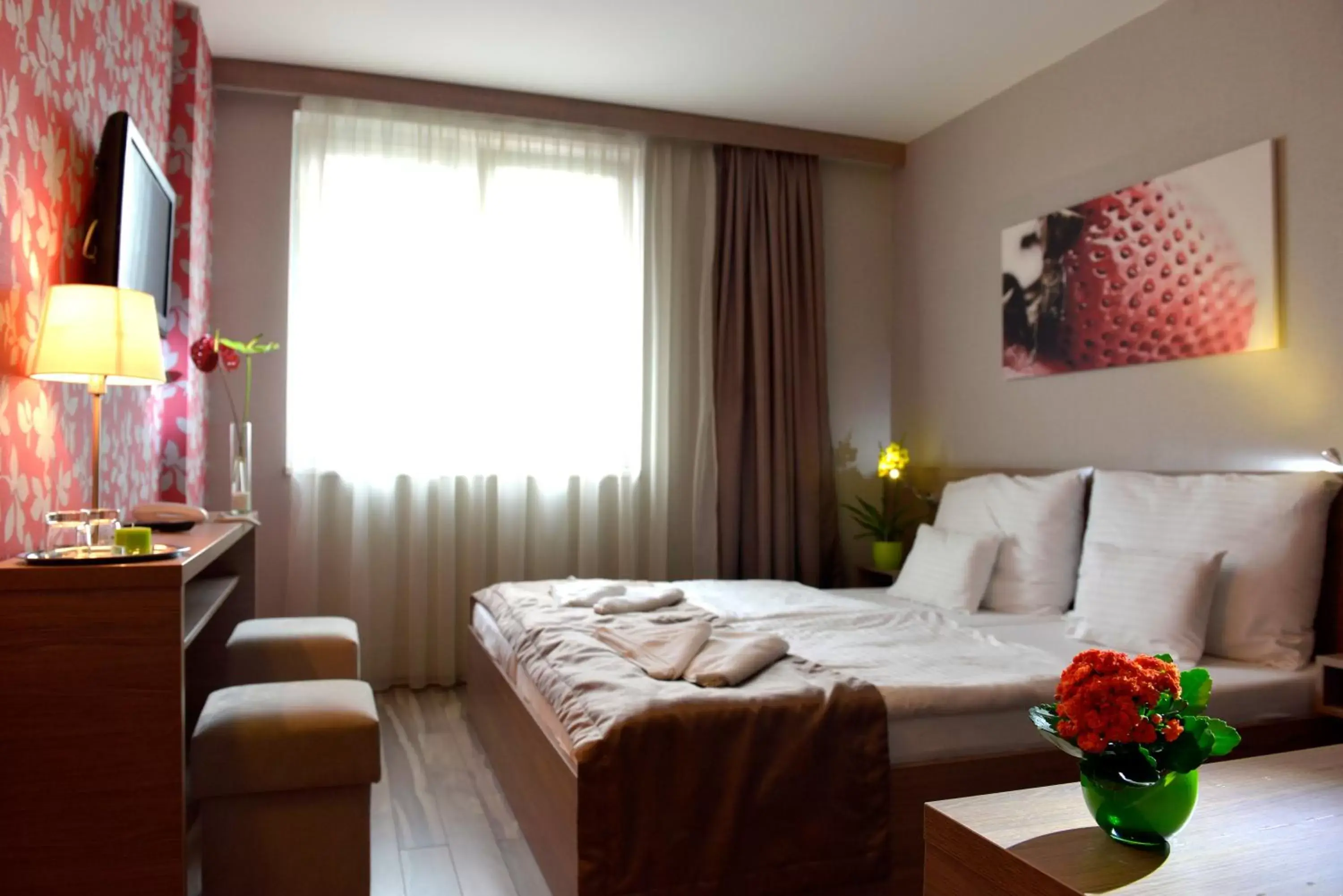 Photo of the whole room, Bed in Vitta Hotel Superior Budapest