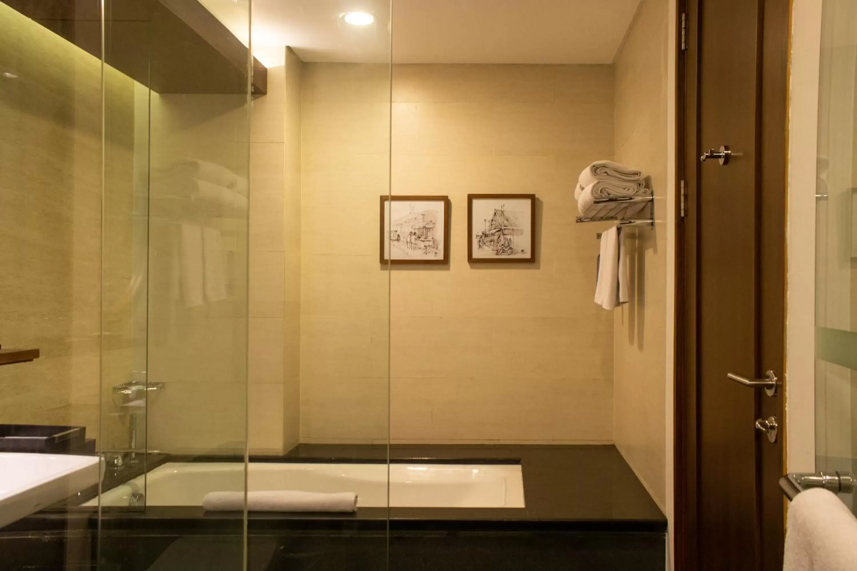 Bathroom in THE 1O1 Bogor Suryakancana