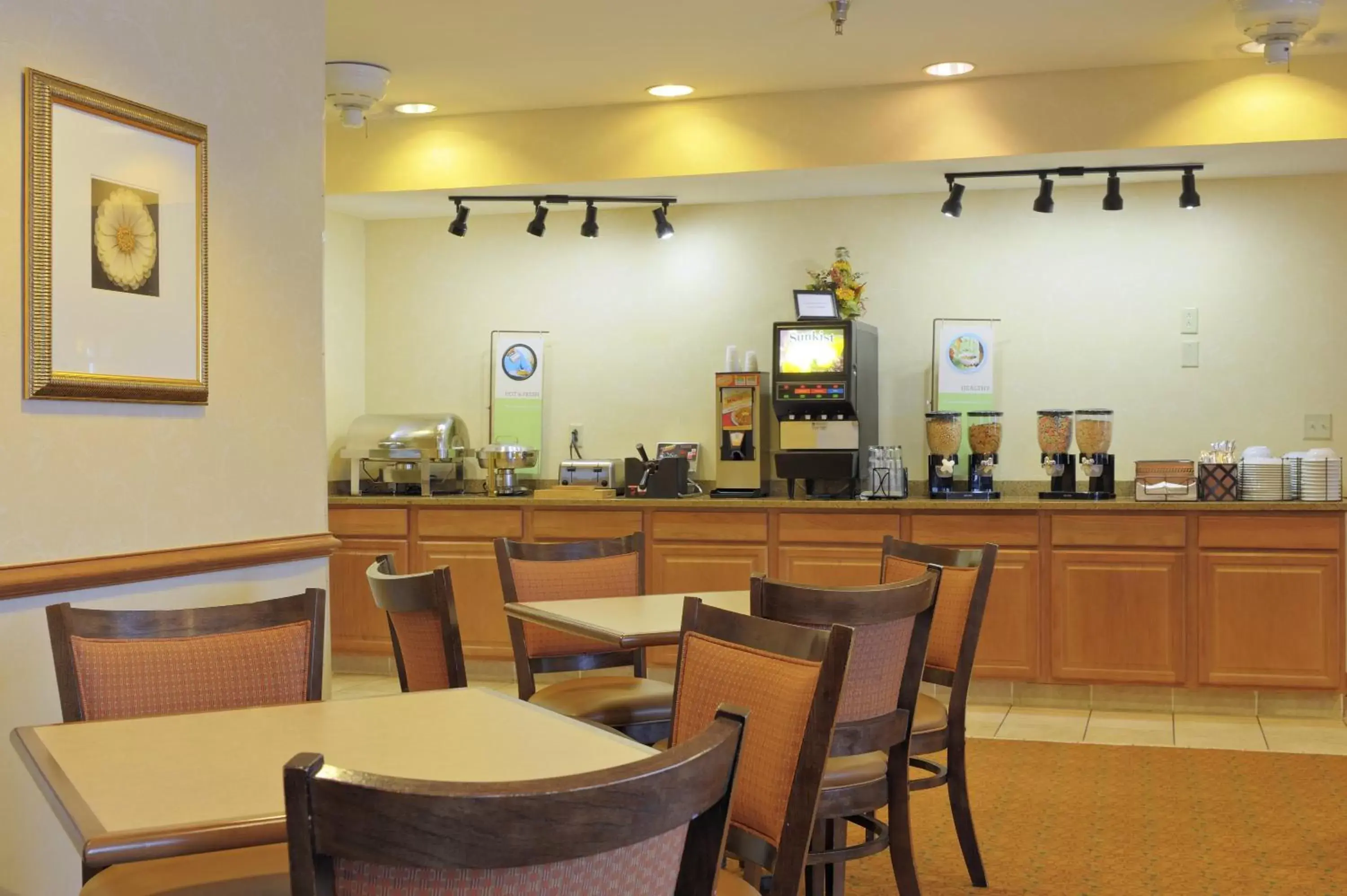 Restaurant/Places to Eat in Country Inn & Suites by Radisson, Savannah I-95 North