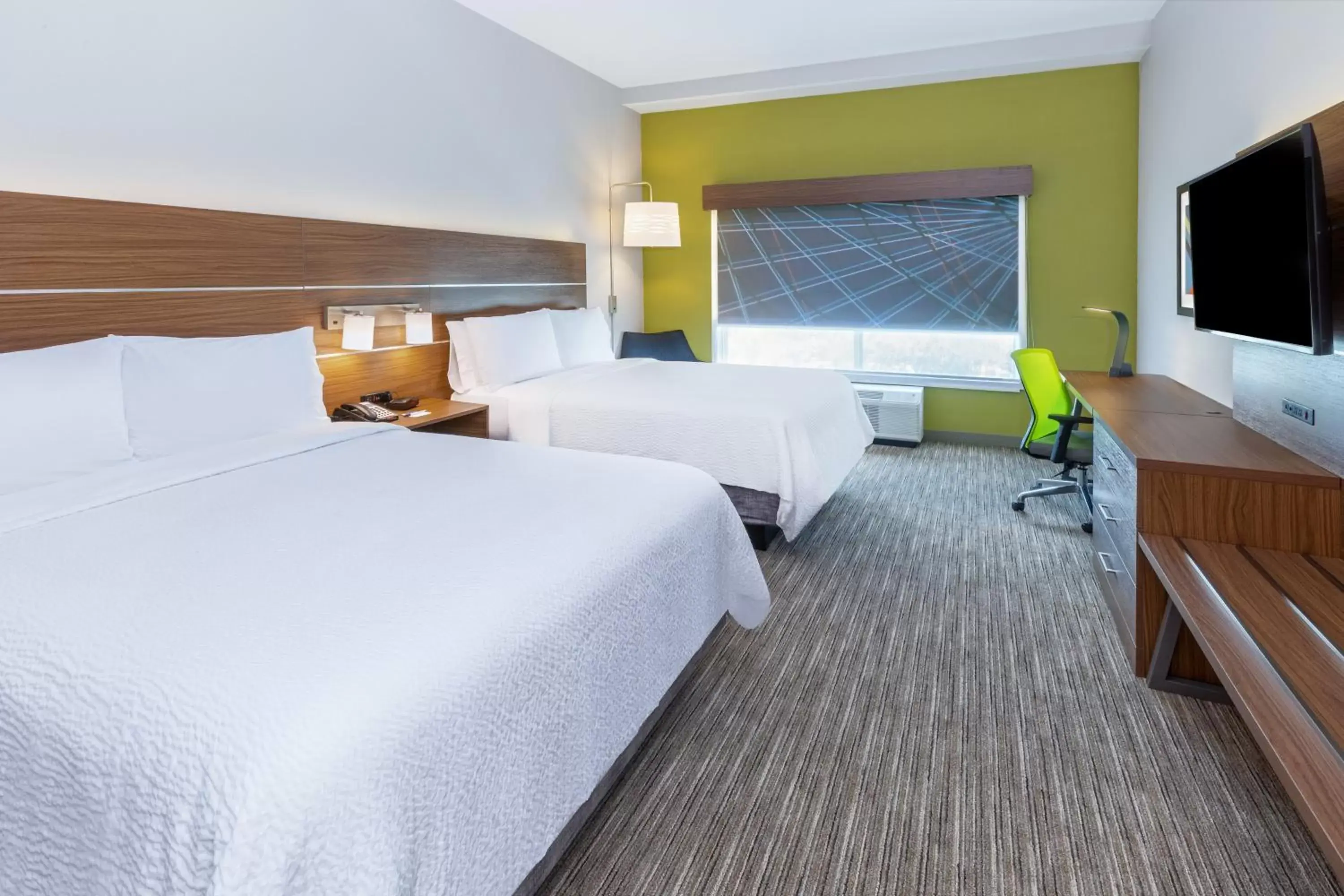 Photo of the whole room, Bed in Holiday Inn Express & Suites - Houston - N Downtown, an IHG Hotel
