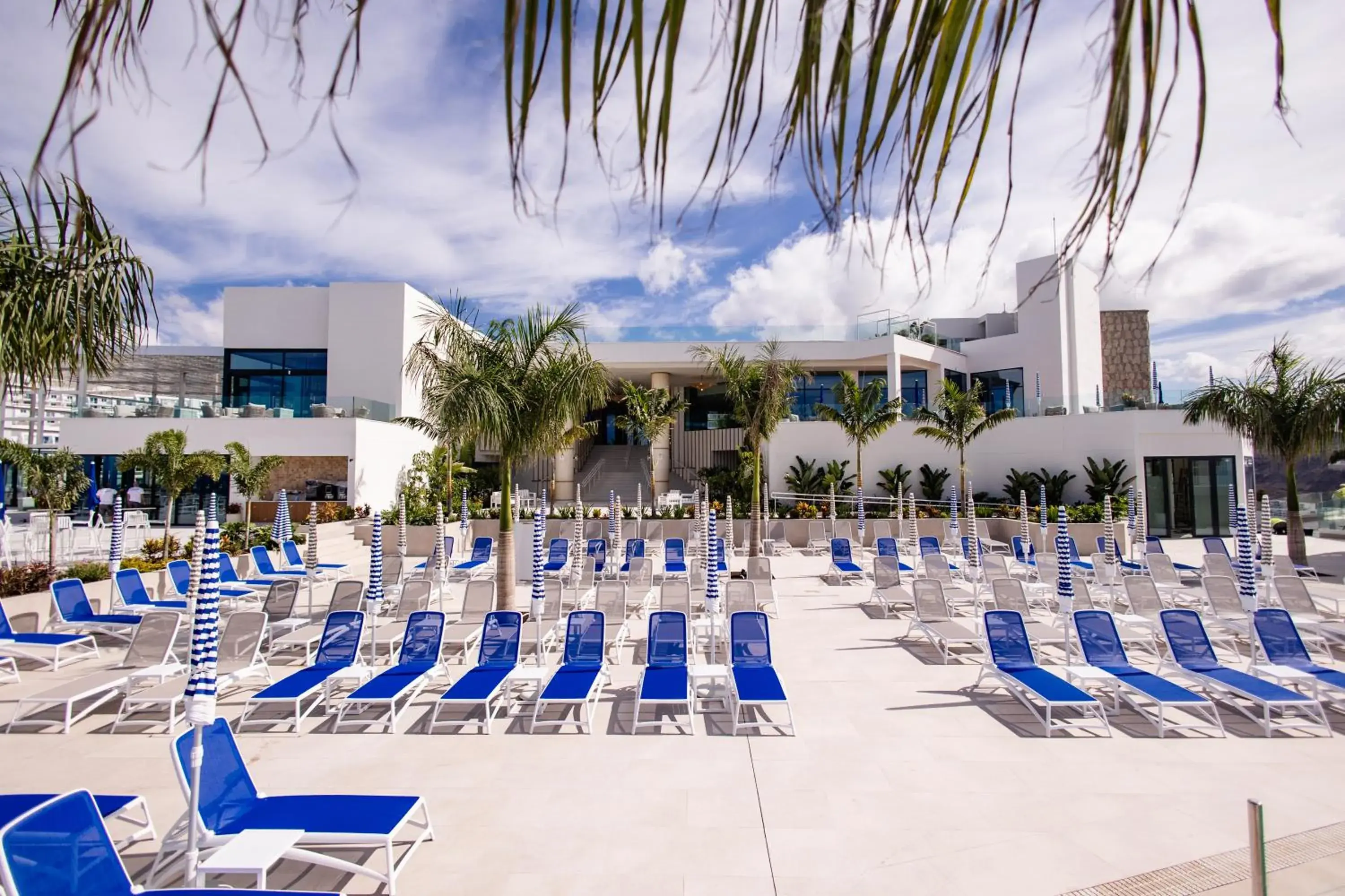 Swimming pool in Servatur Puerto Azul