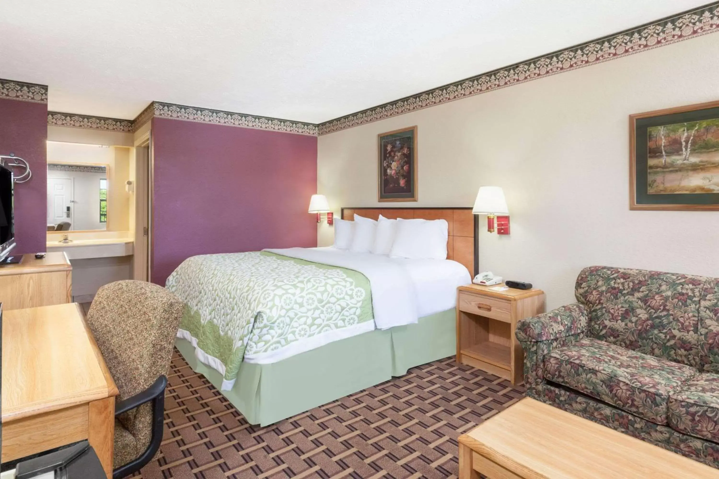 Photo of the whole room, Bed in Days Inn by Wyndham Lexington