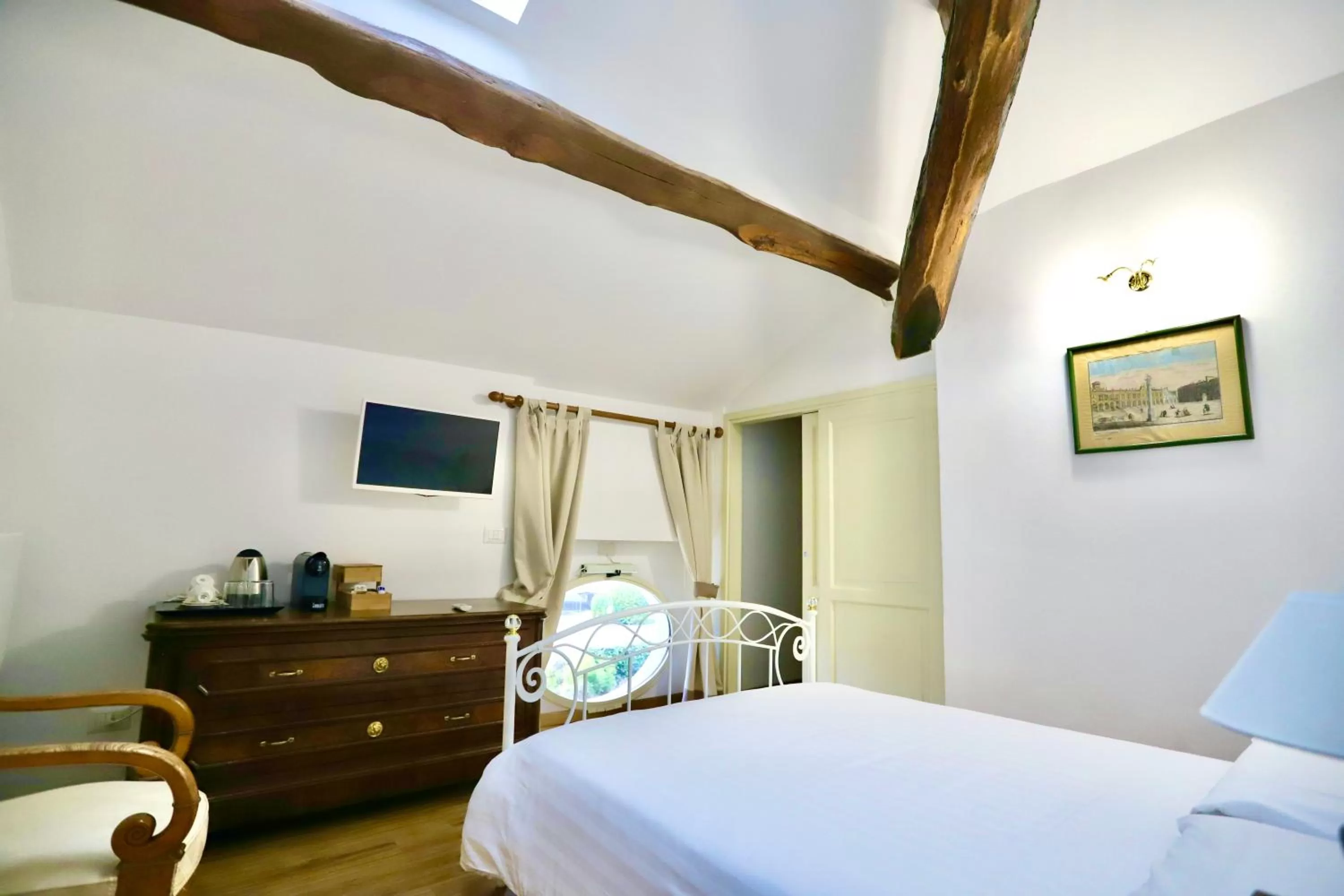 Bedroom, Bed in La Villa del Lago