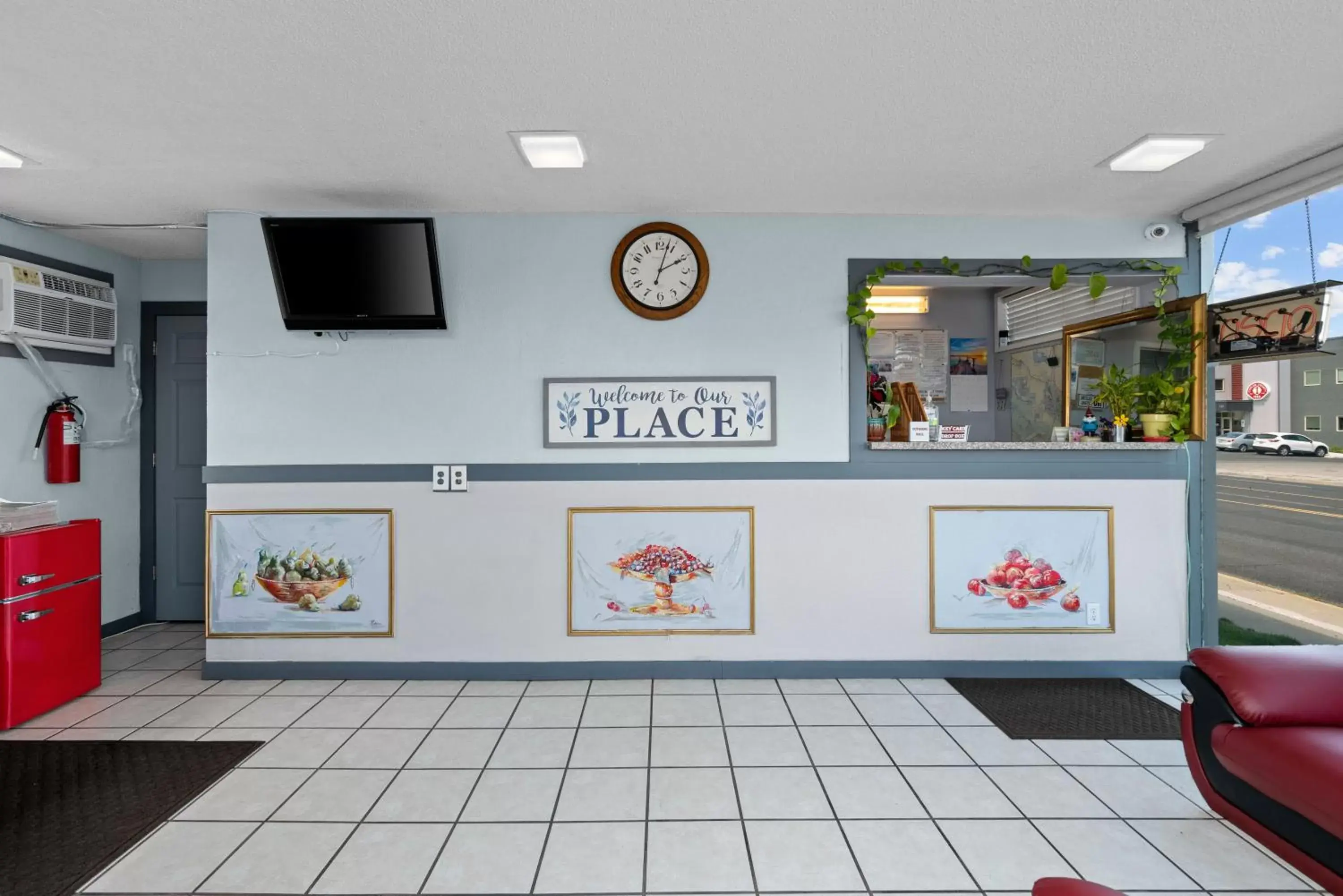 Lobby or reception in Holiday Lodge Wenatchee Lobby or reception in Holiday Lodge Wenatchee