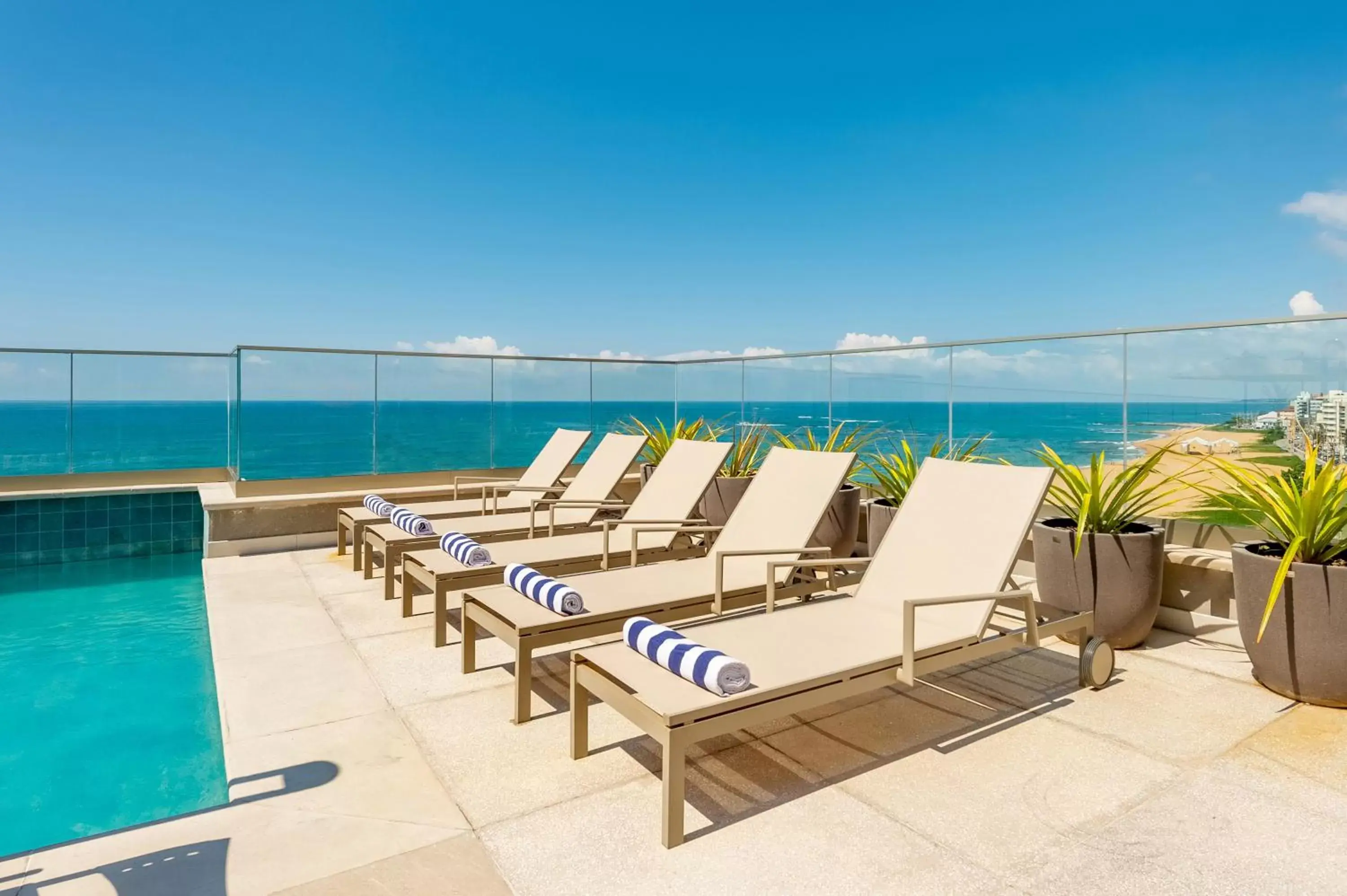 Swimming Pool in Hyatt Place Macae