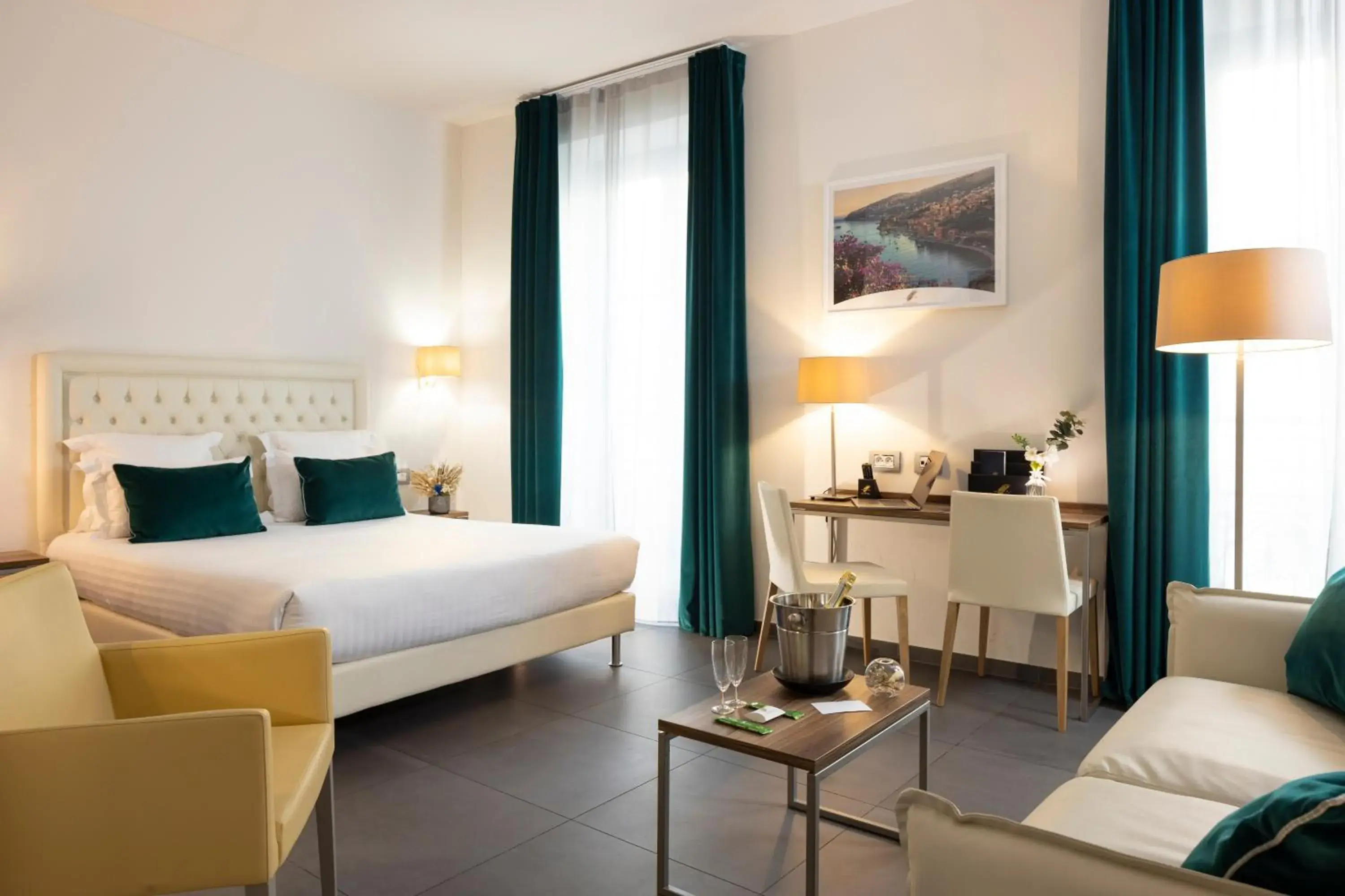 Bed in Hotel Nice Azur Riviera