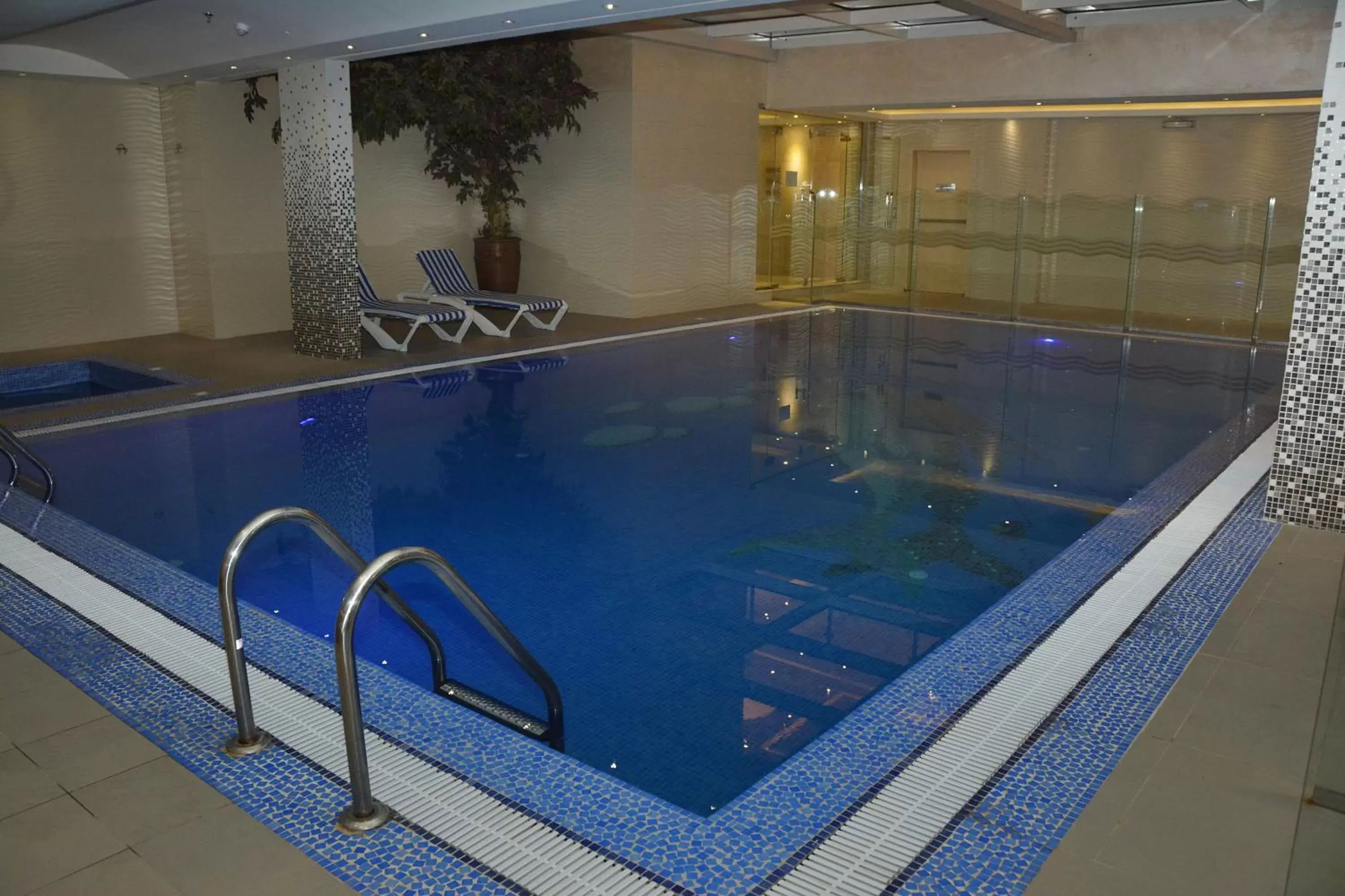 Swimming Pool in Mandarin Hotel Apartments