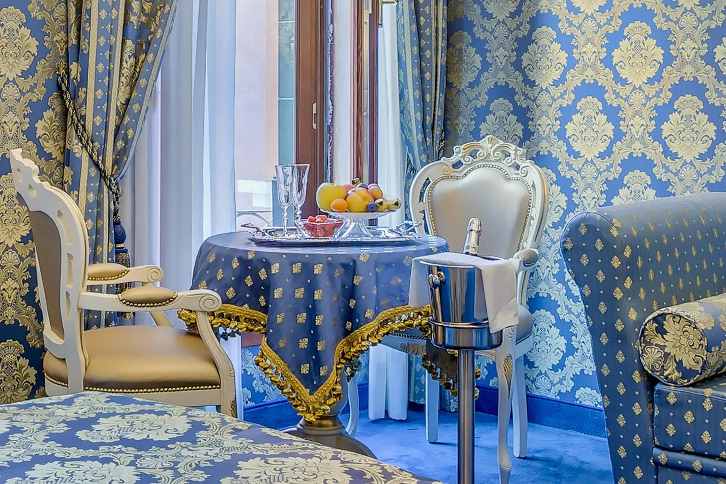 Bedroom, Seating Area in Residenza Veneziana