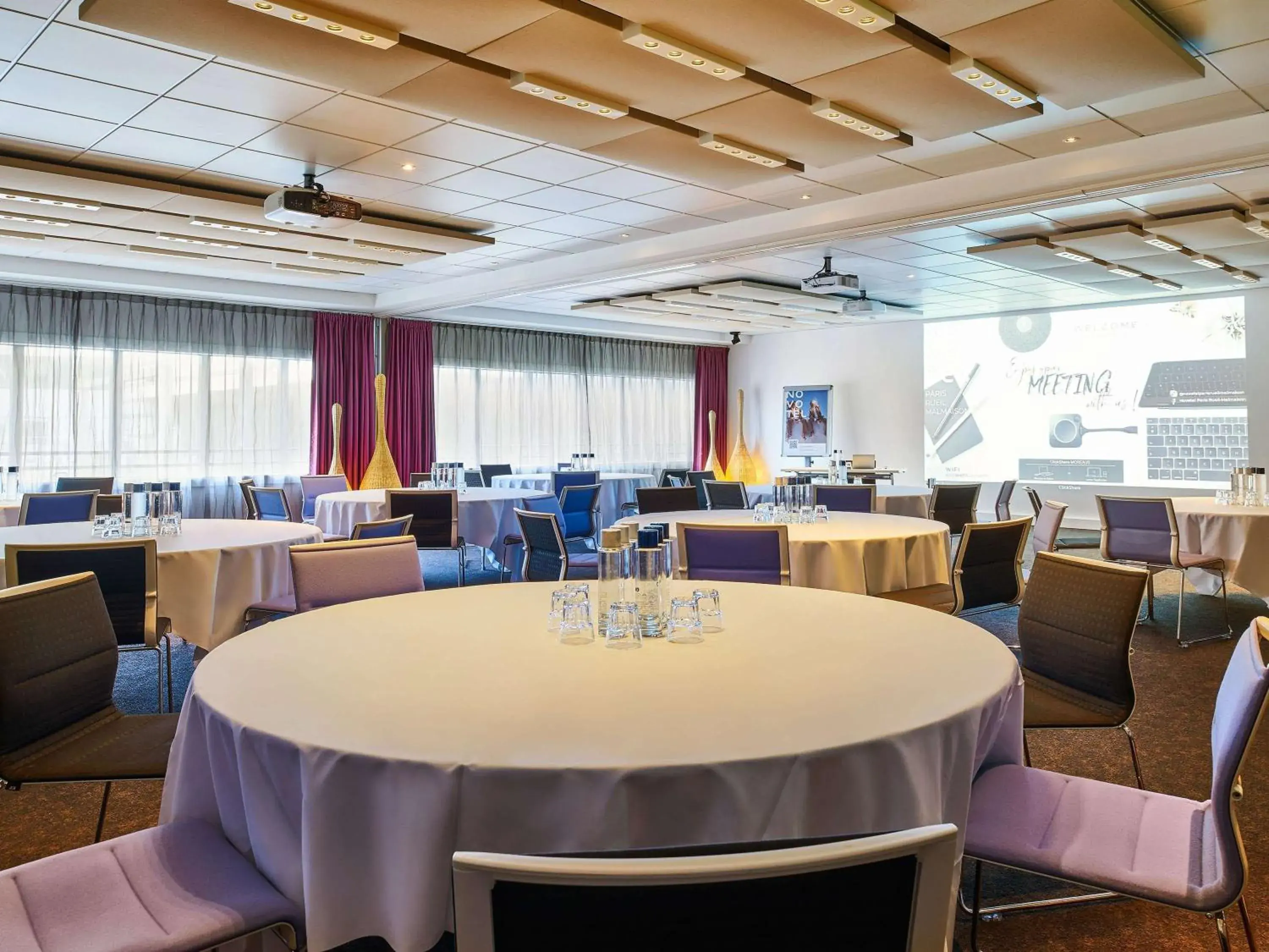 Meeting/conference room, Restaurant/Places to Eat in Novotel Paris Rueil Malmaison