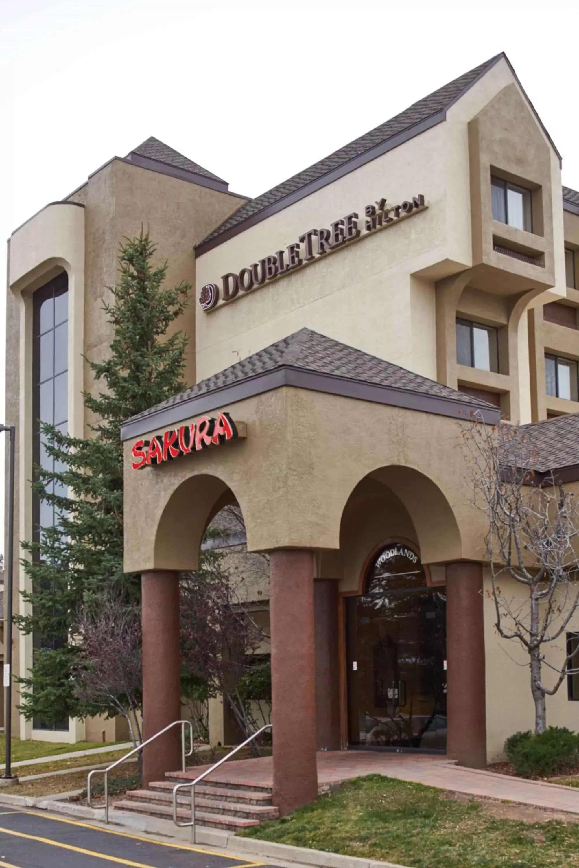Restaurant/places to eat, Property Building in DoubleTree by Hilton Hotel Flagstaff
