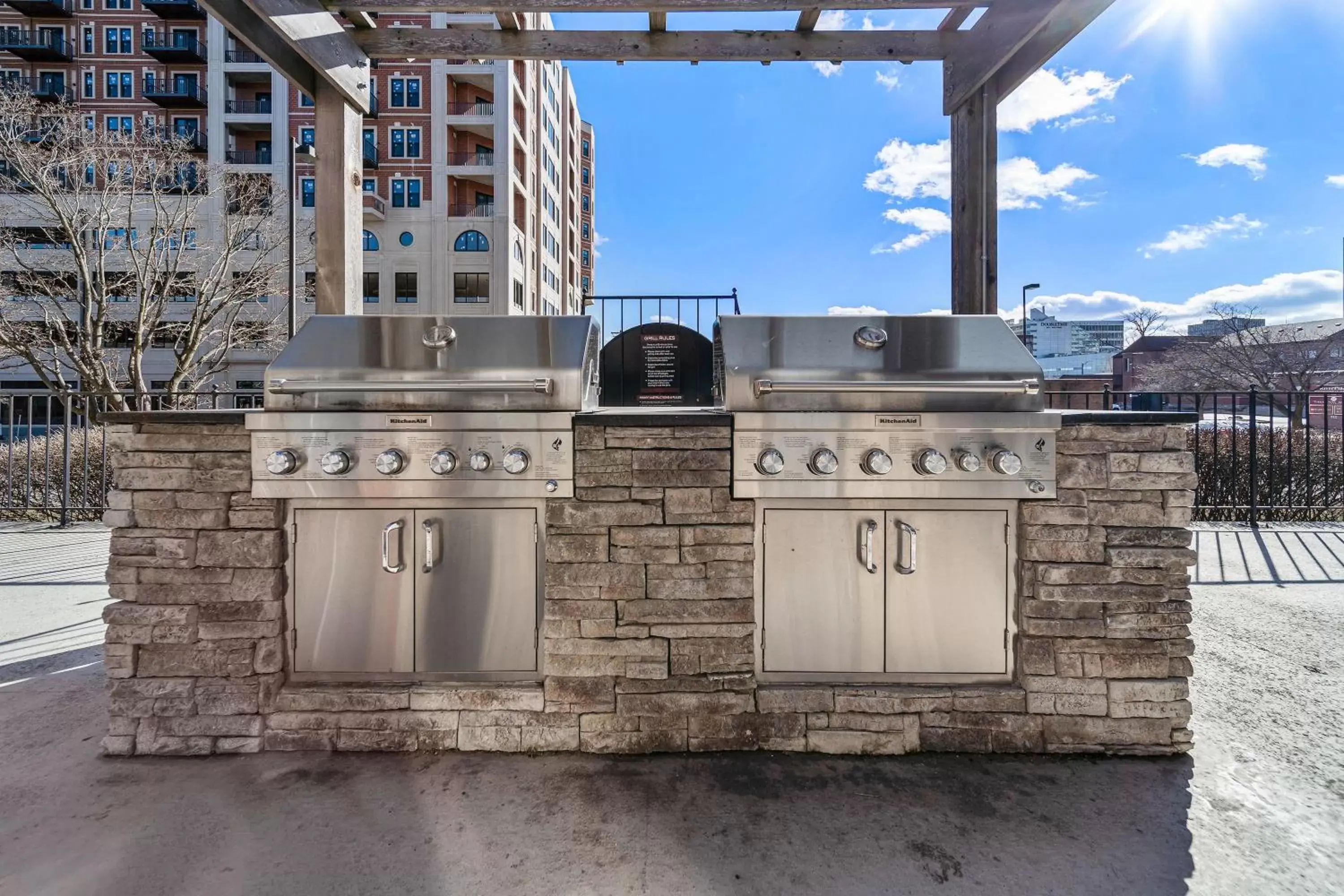 BBQ facilities, Property Building in Kasa Downtown South Bend