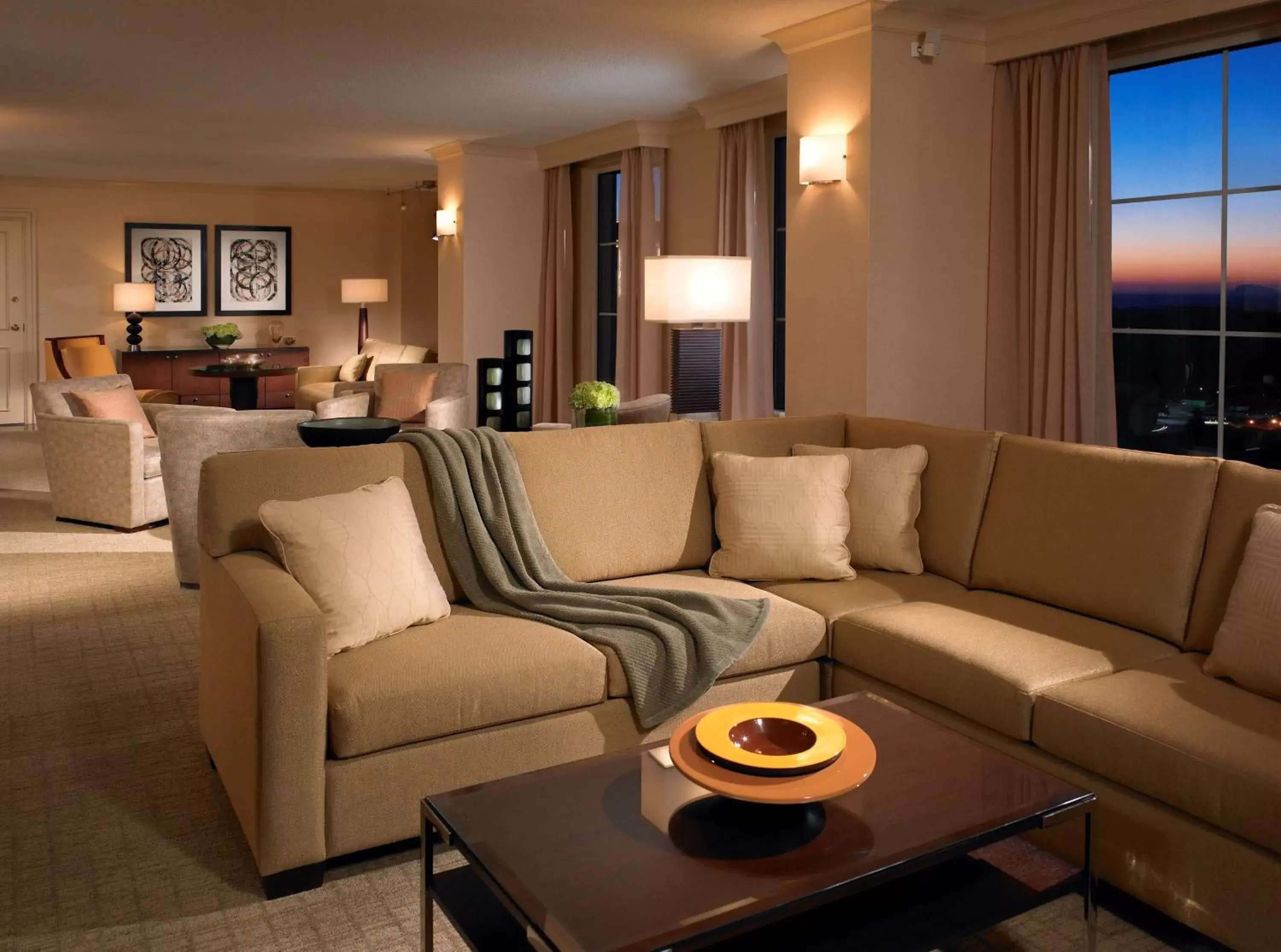 Photo of the whole room, Seating Area in Grand Hyatt Atlanta in Buckhead