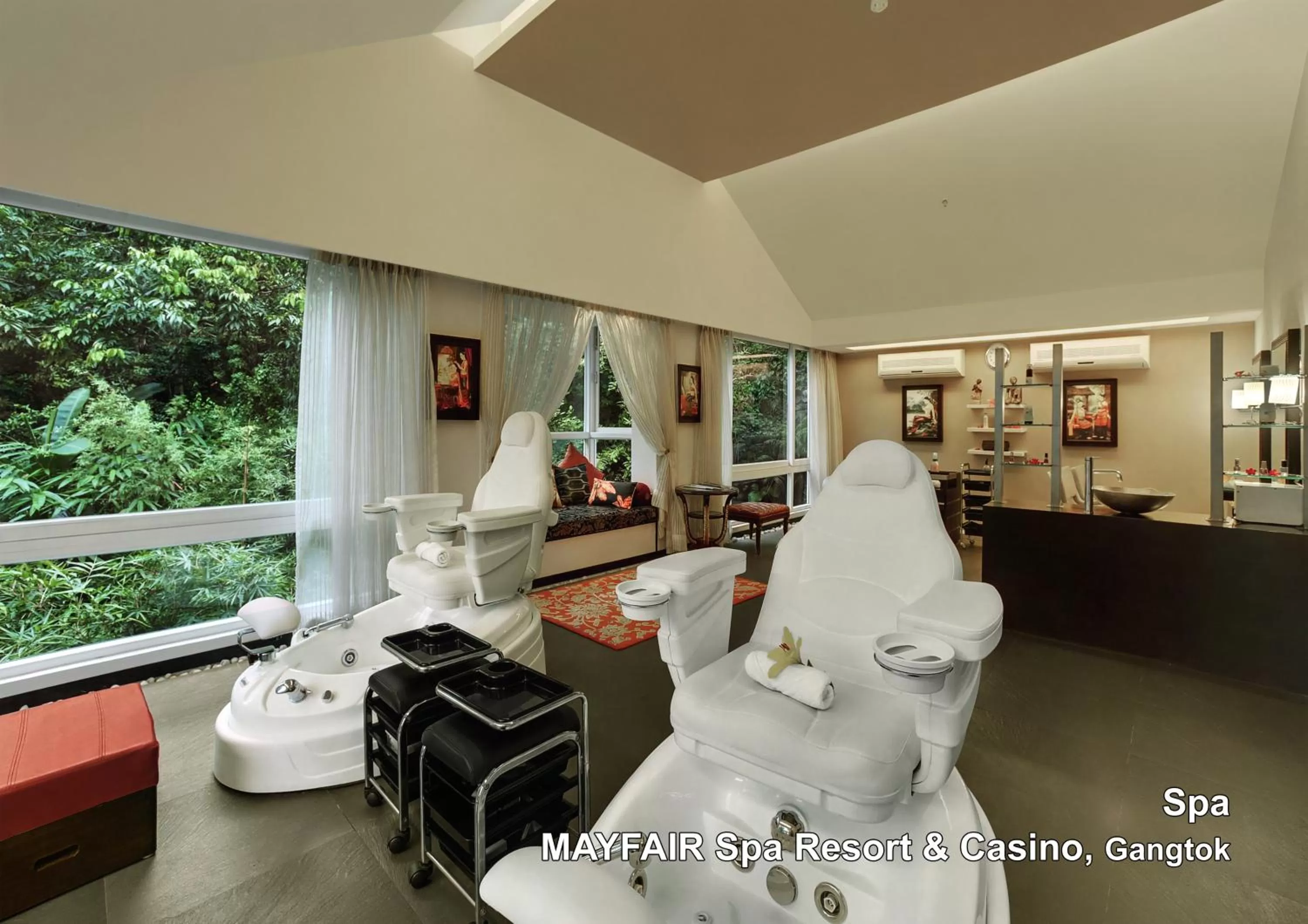 Spa and wellness centre/facilities in Mayfair Spa Resort & Casino