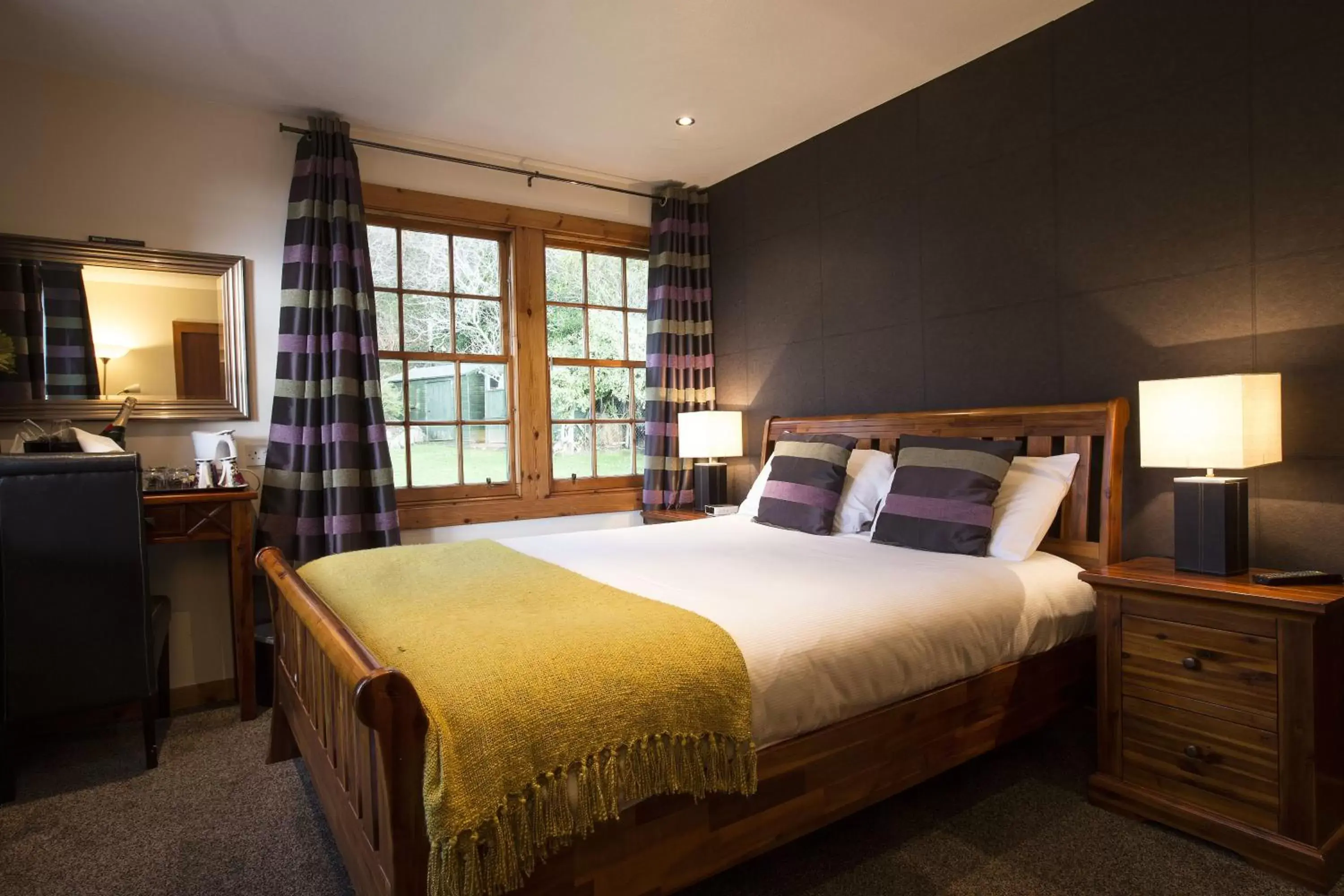 Bedroom, Bed in North Kessock Hotel