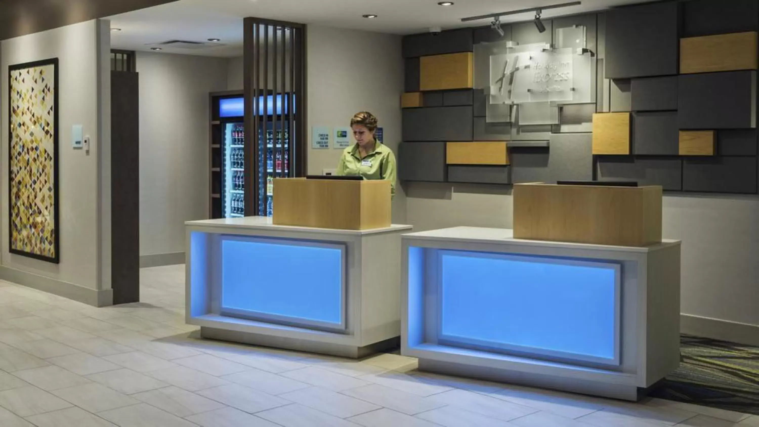 Lobby or reception, Lobby/Reception in Holiday Inn Express Hotel & Suites Mount Pleasant, an IHG Hotel