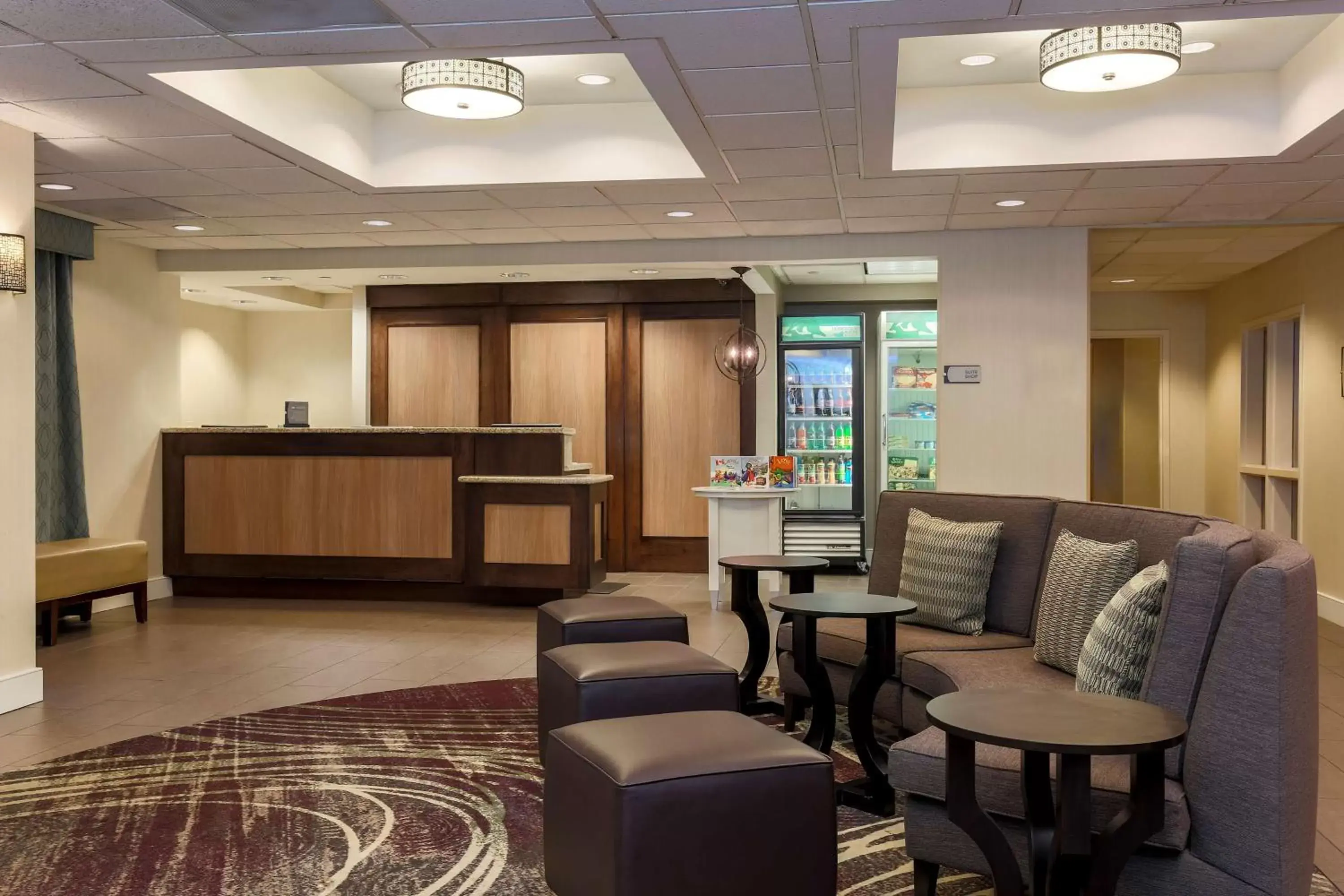 Dining area in Homewood Suites Nashville Airport