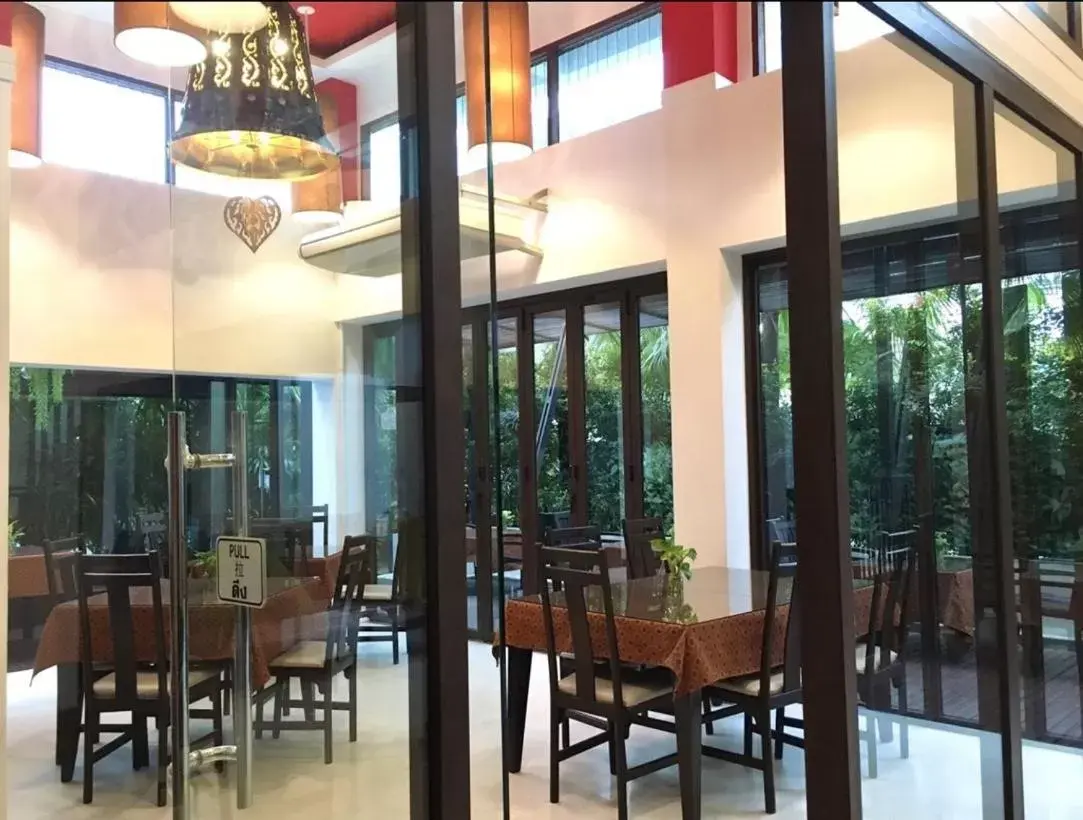 Restaurant/Places to Eat in Siam Piman Hotel