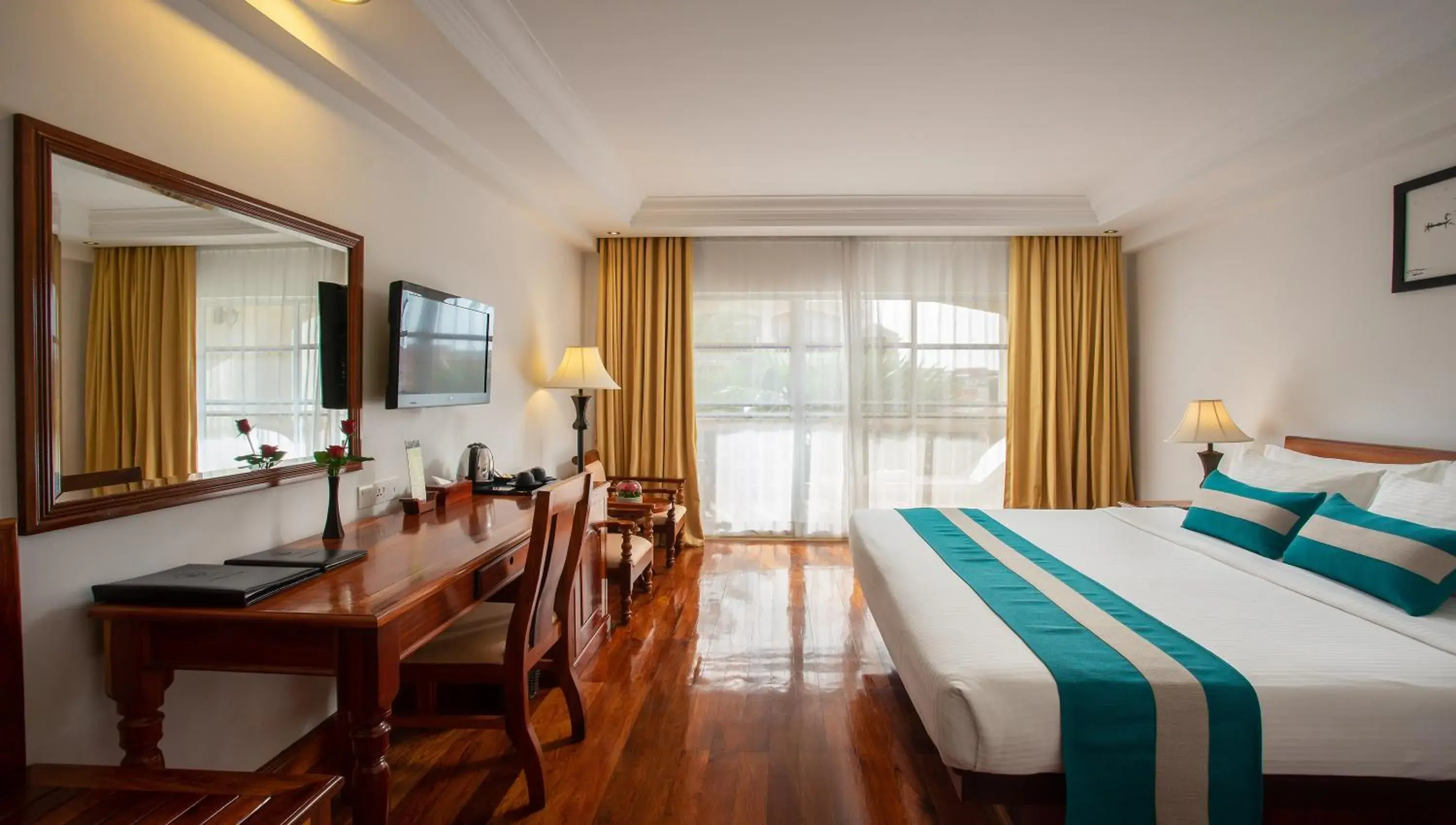 Photo of the whole room in Somadevi Angkor Premium