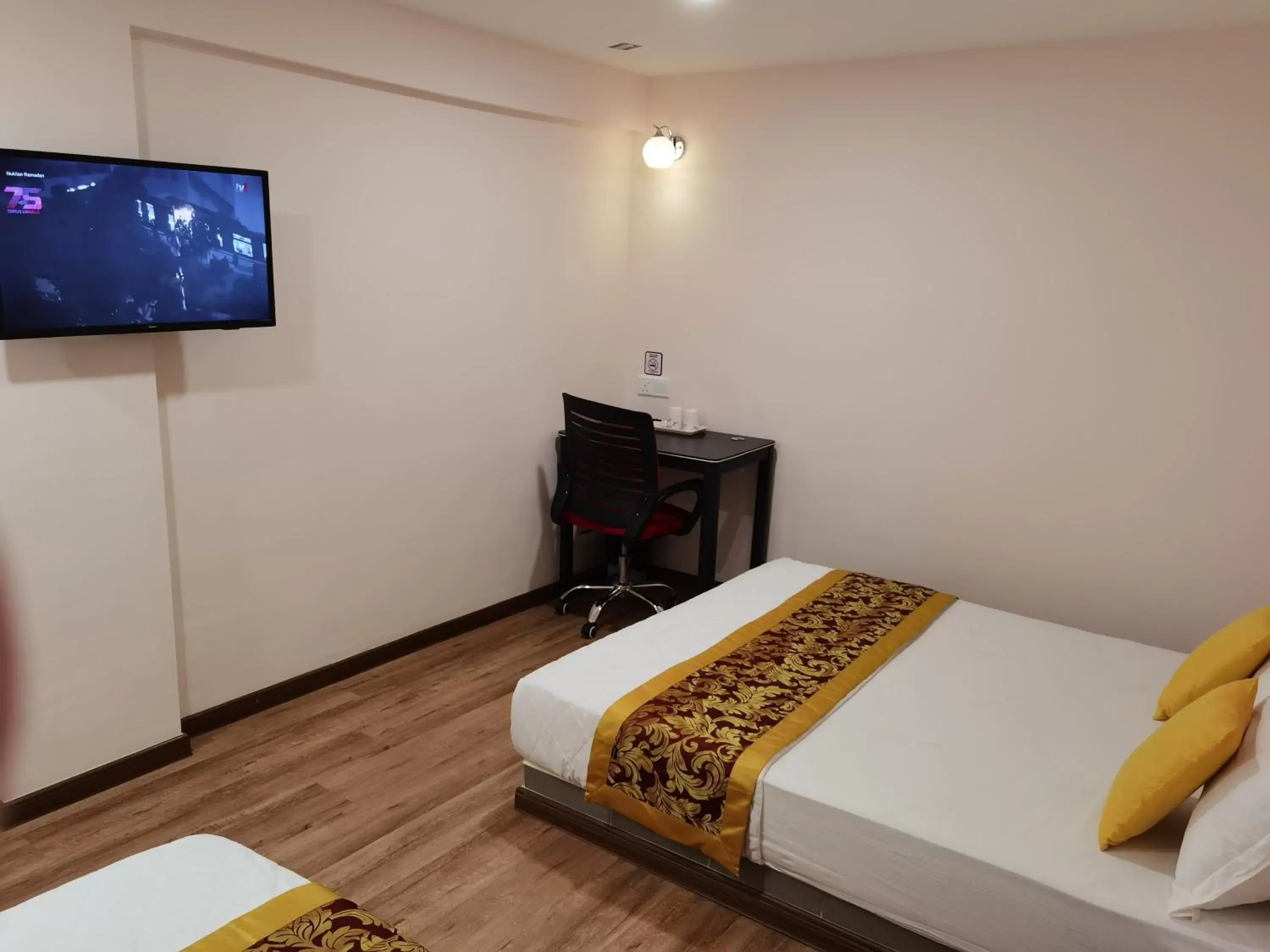 Bedroom, Bed in MORNINGS HOTEL Bedroom, Bed in MORNINGS HOTEL