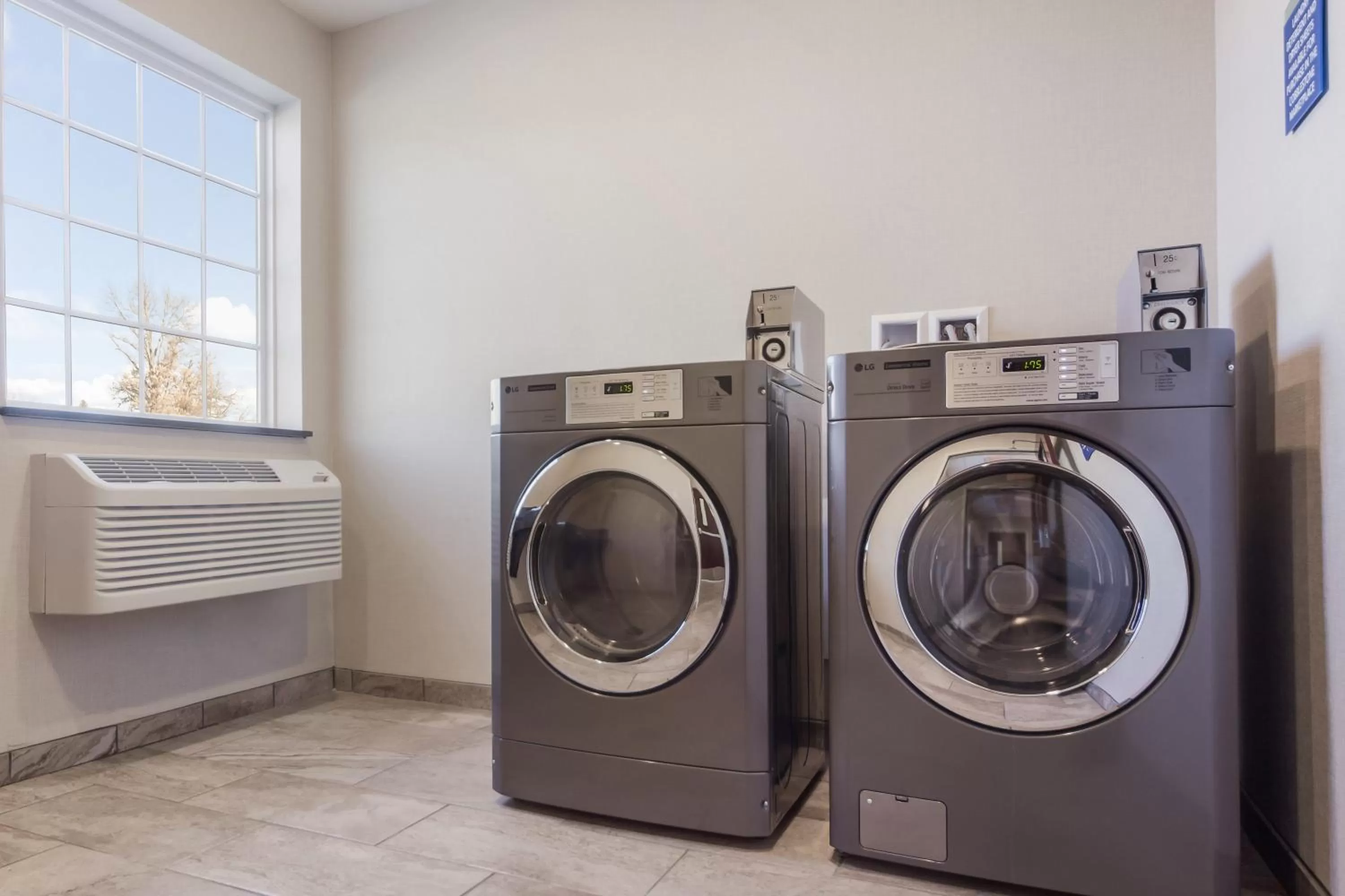 laundry in Cobblestone Hotel & Suites - Lamar