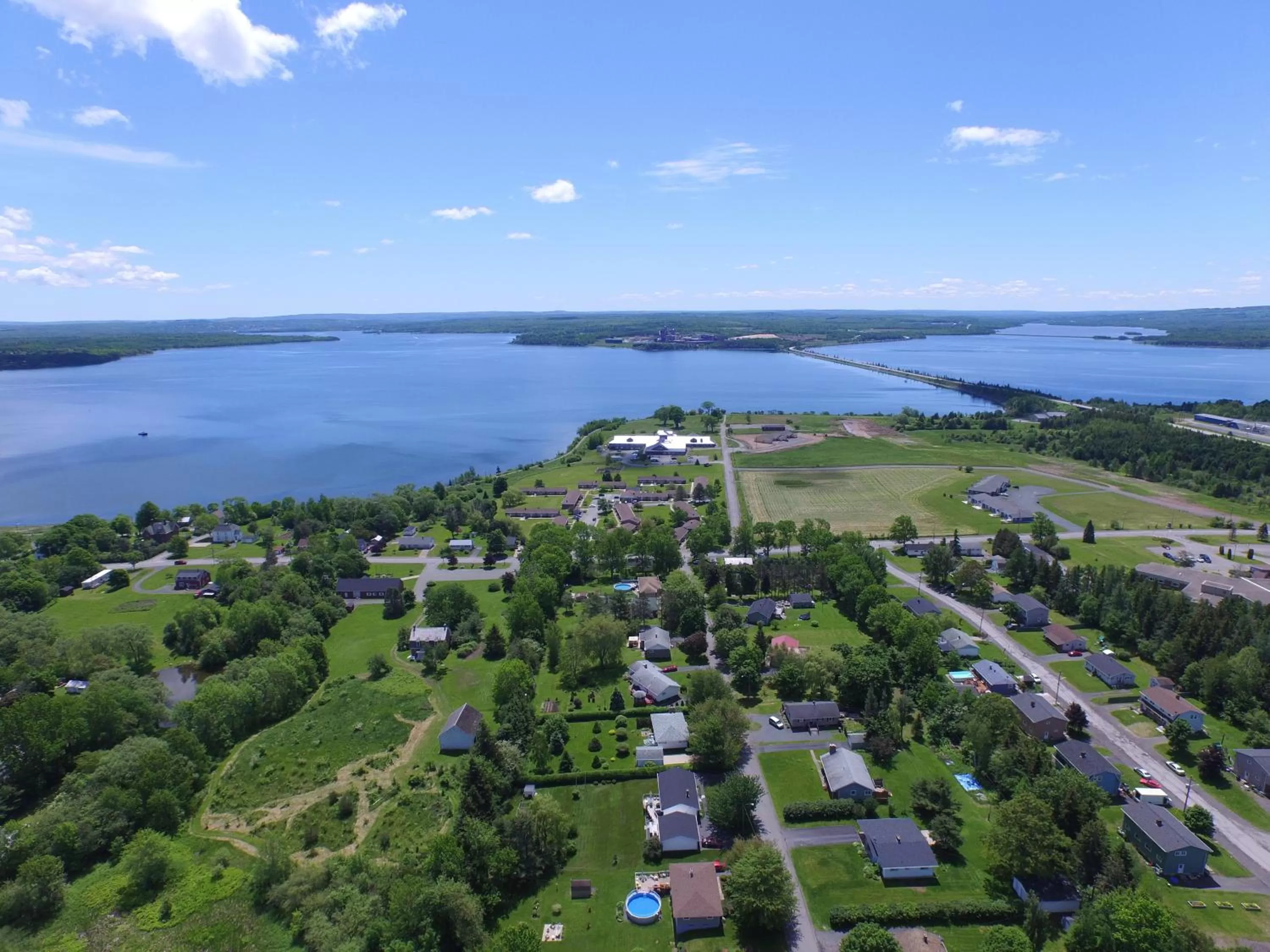 The Lionstone Inn Motel and Cottages