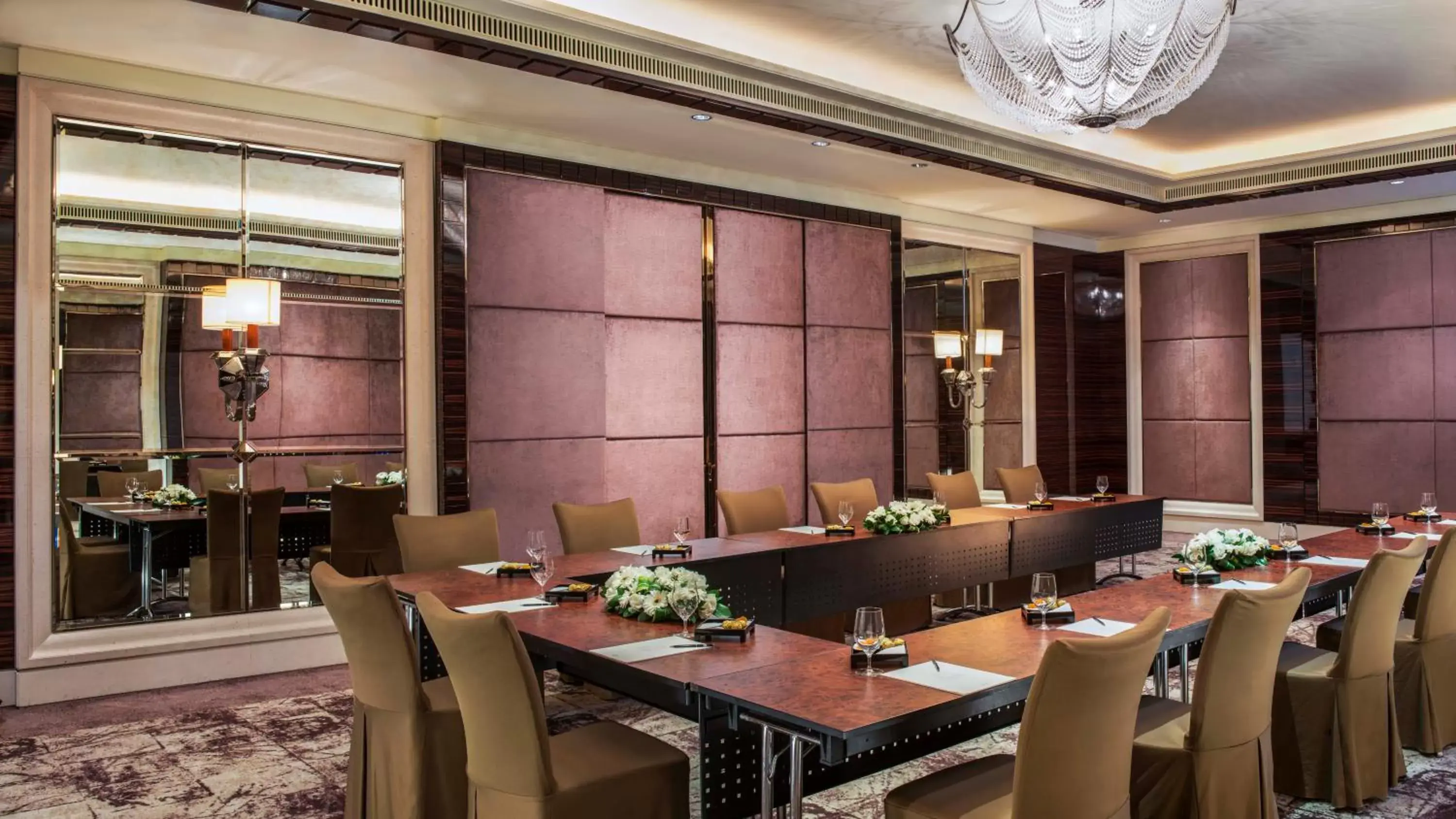Business facilities, Restaurant/Places to Eat in The St Regis Singapore