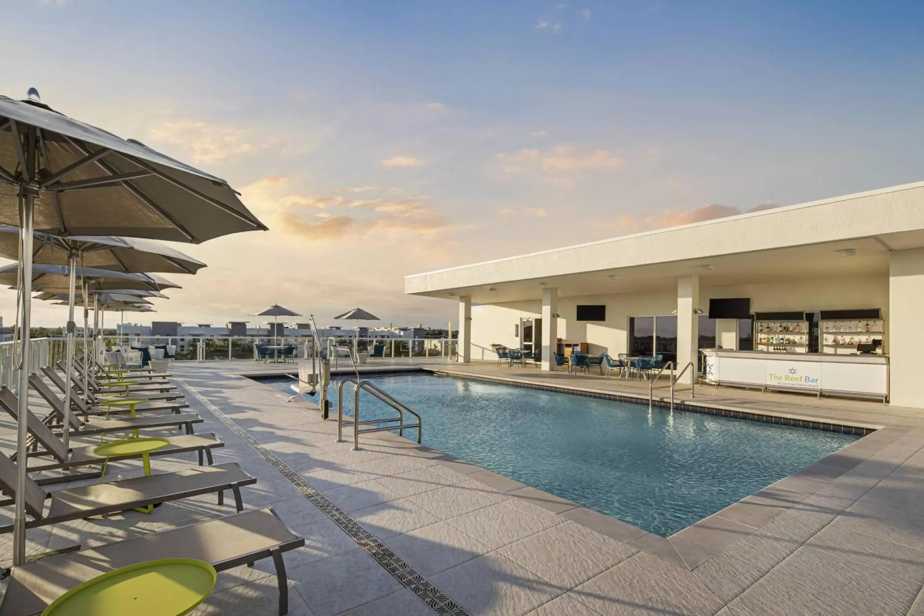 Swimming Pool in Courtyard by Marriott Delray Beach