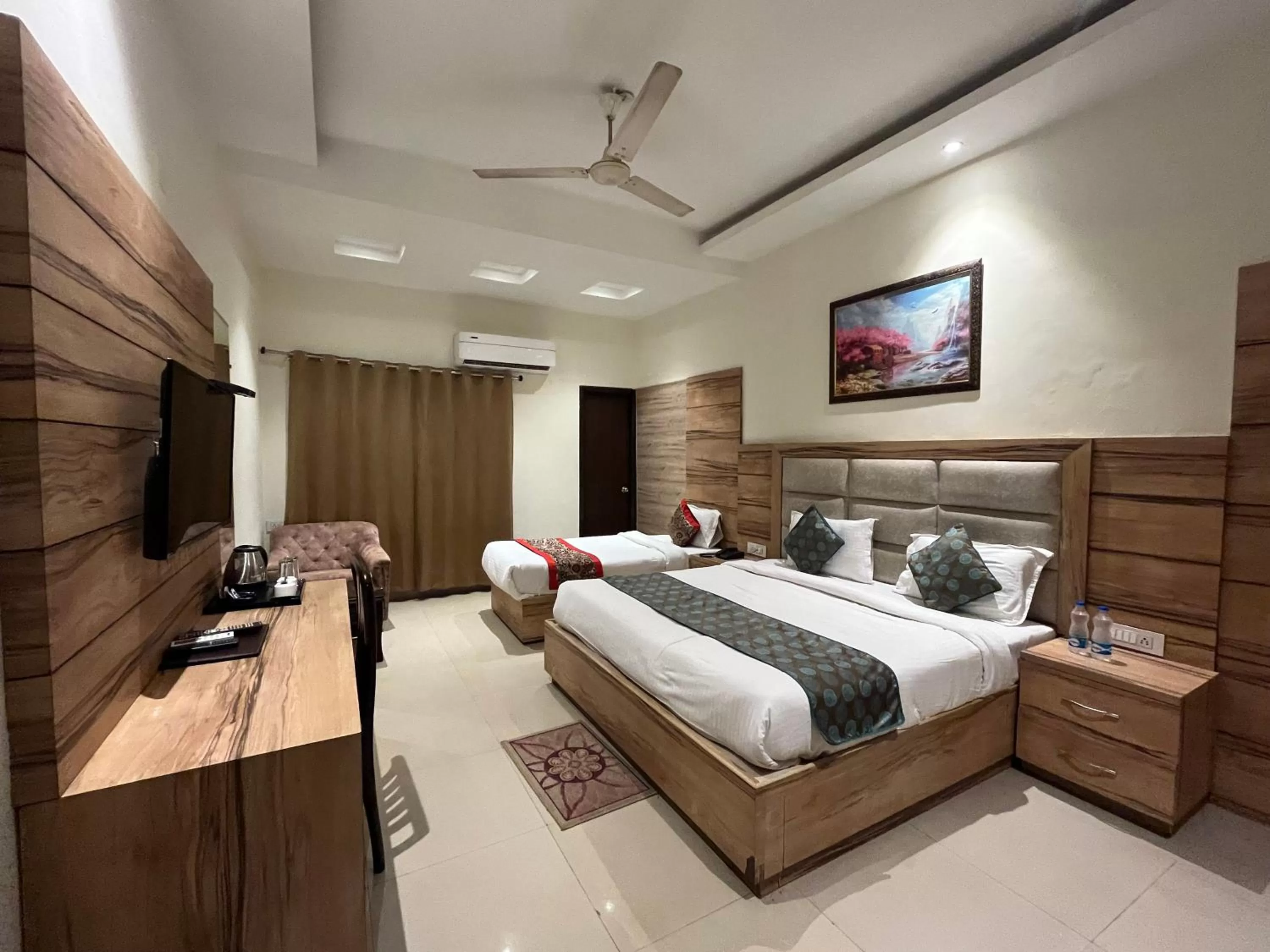 Bed in Hotel Exotic - 5 min walk from Golden Temple