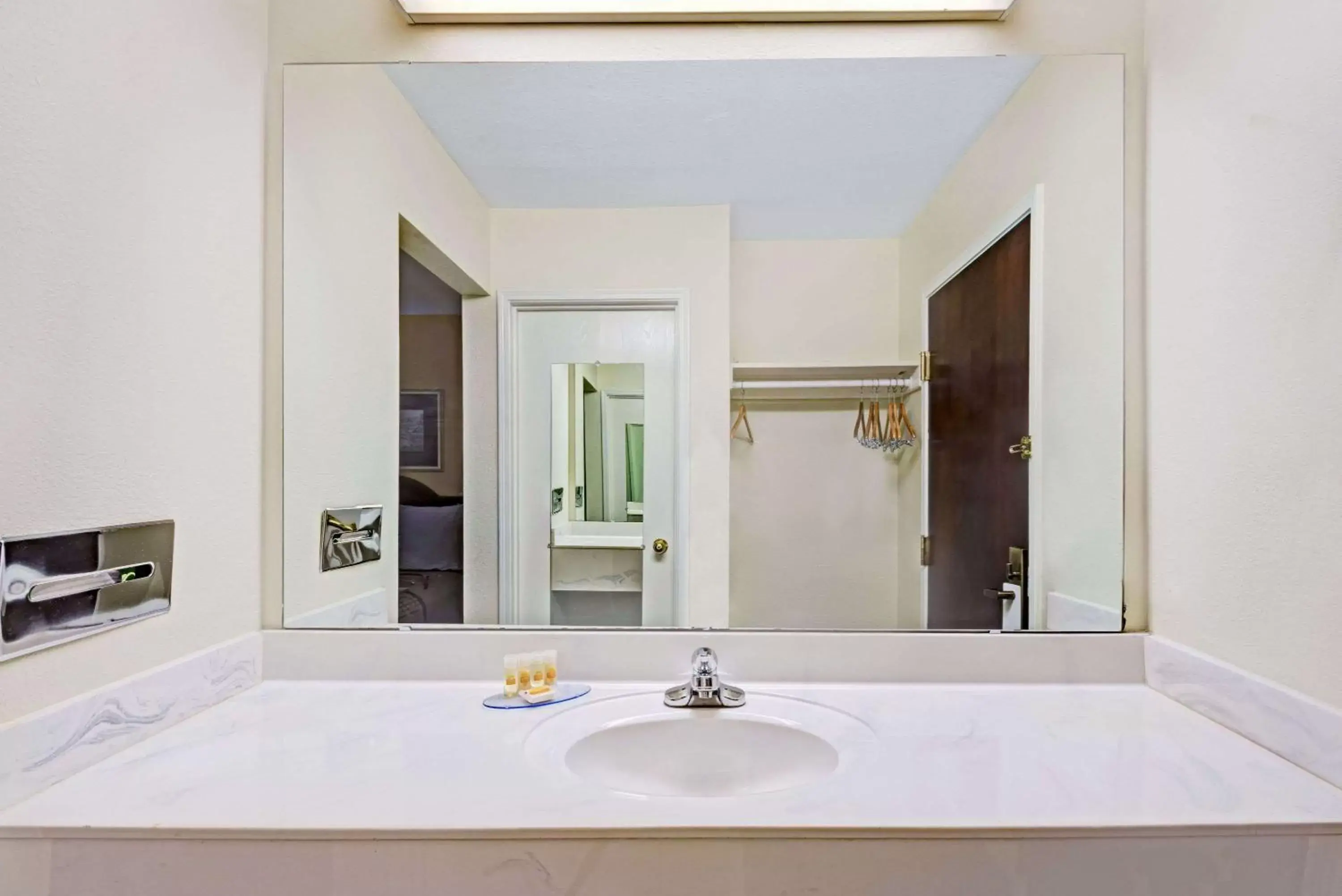 Bathroom in Days Inn & Suites by Wyndham Siler City
