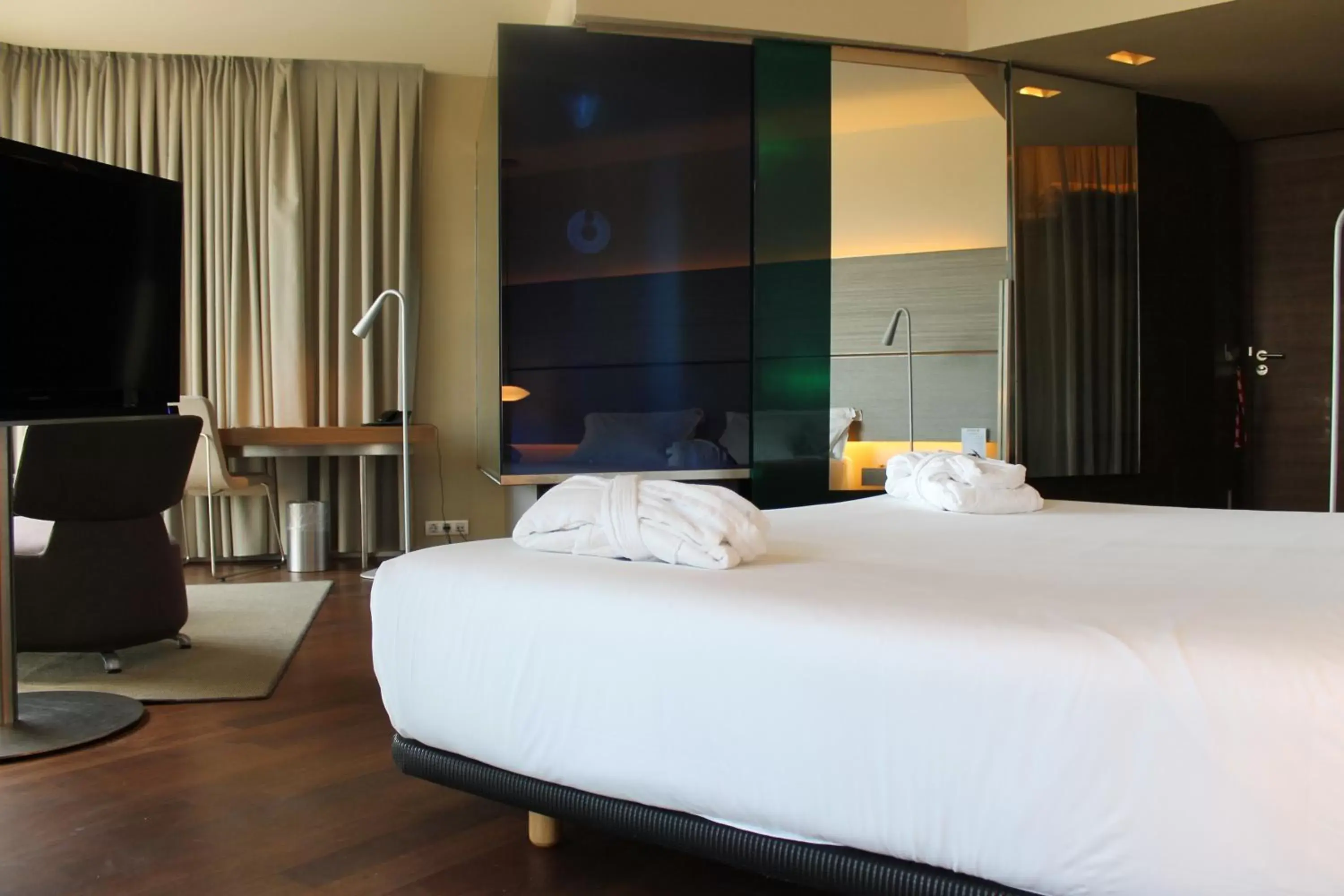 Photo of the whole room, Bed in B Hotel