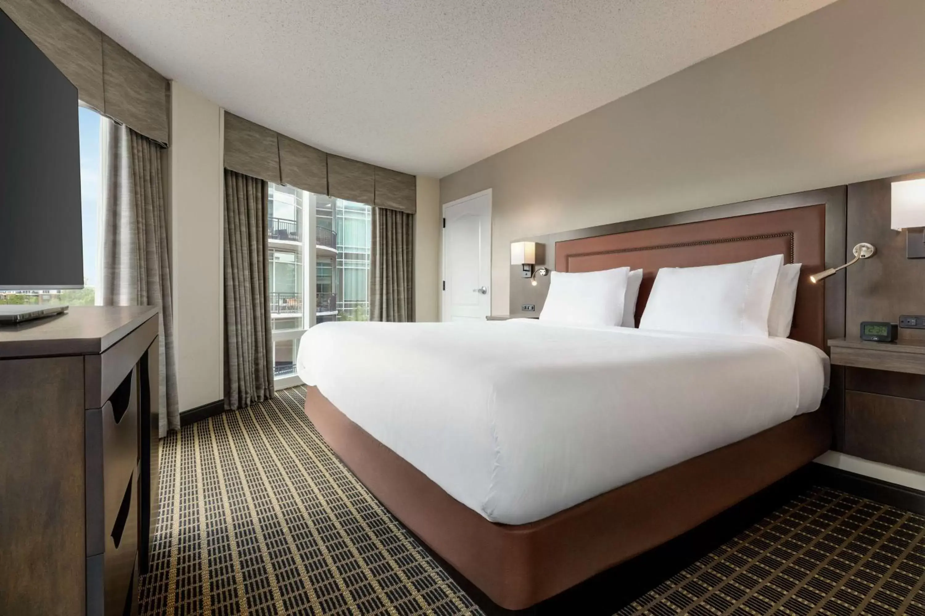 Bedroom, Bed in Hampton Inn & Suites Greenville-Downtown-Riverplace