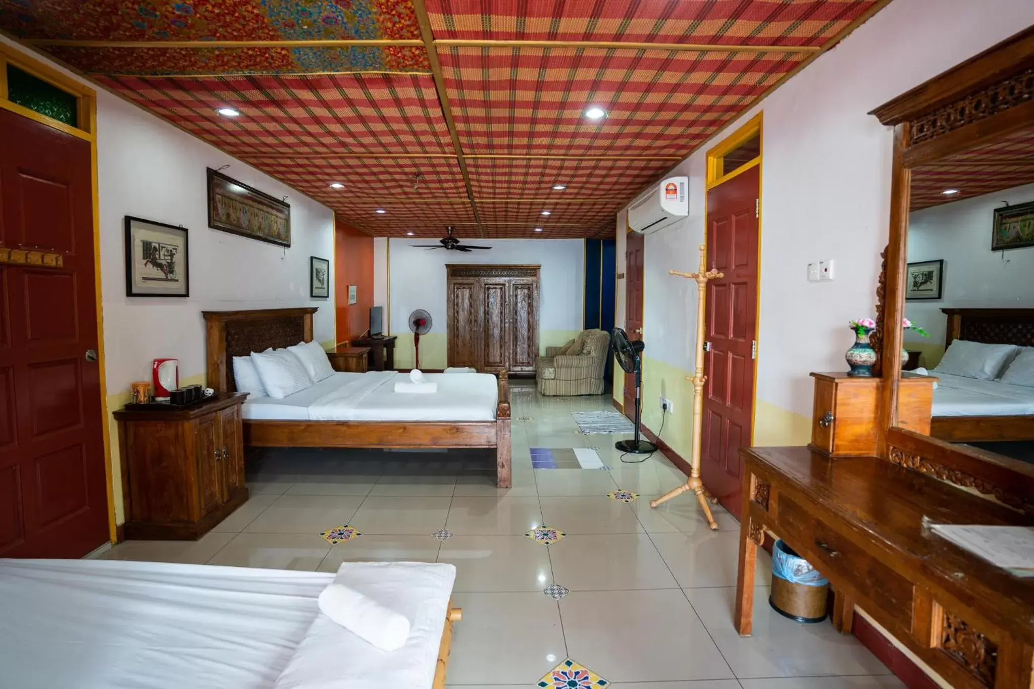 Photo of the whole room, Bed in Lost Paradise Resort