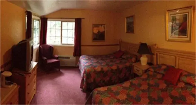 Photo of the whole room in Strawberry Inn