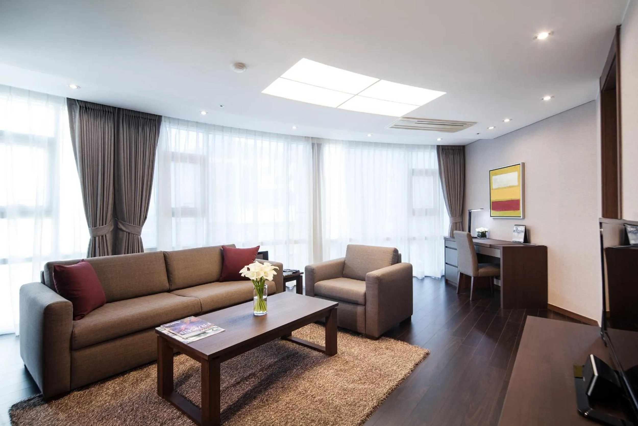 Living room in Fraser Place Central Seoul