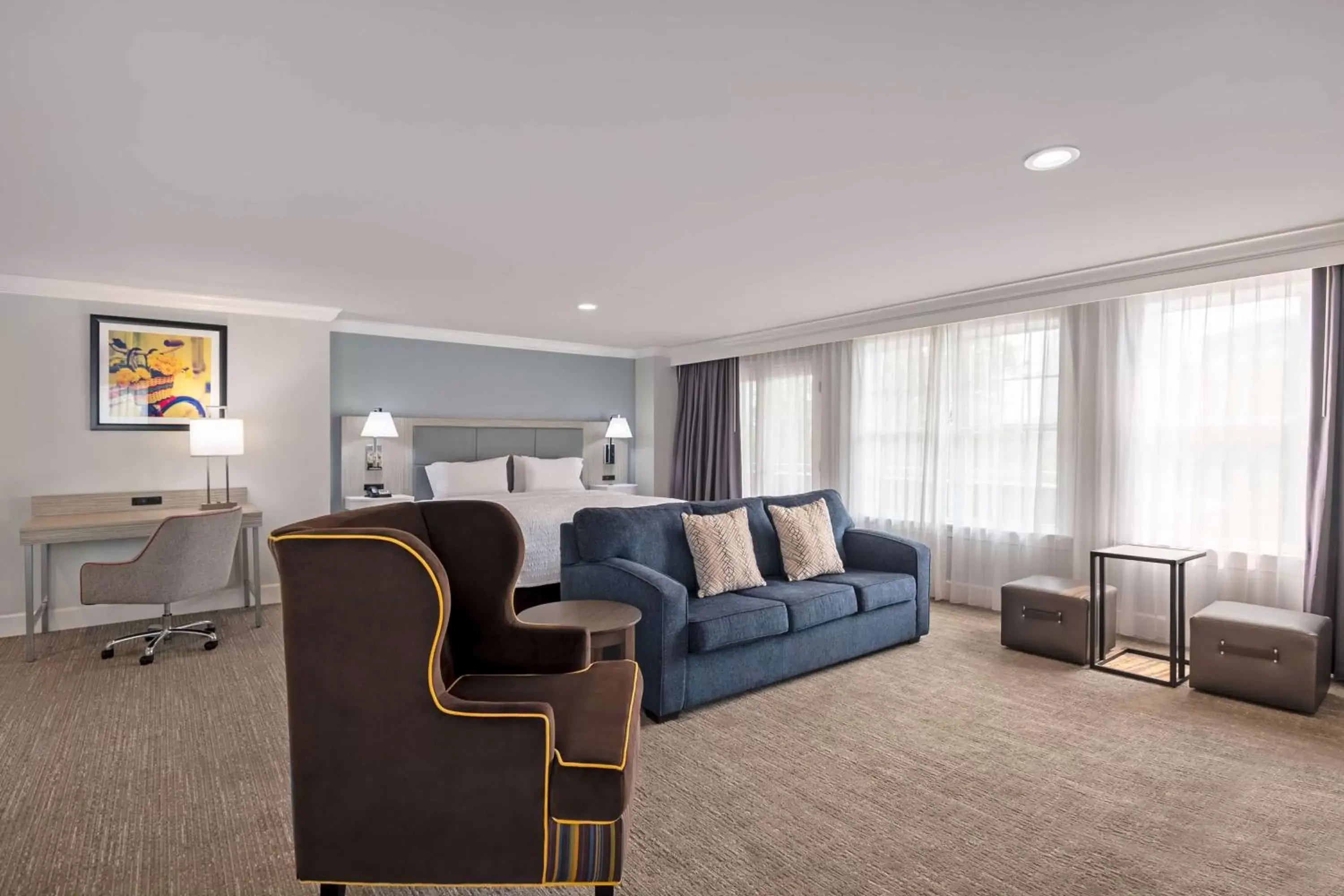 Bedroom, Seating Area in Hampton Inn & Suites Stamford