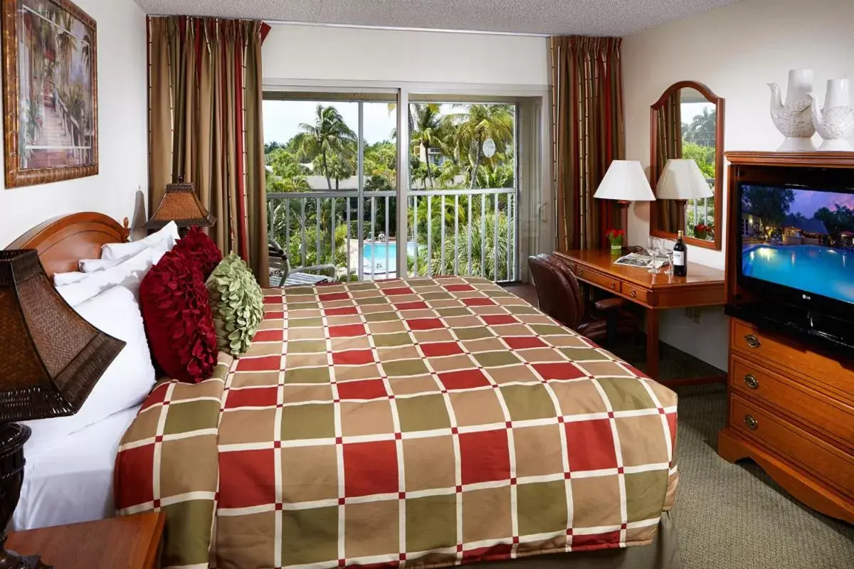 Photo of the whole room, Bed in Best Western Naples Inn & Suites
