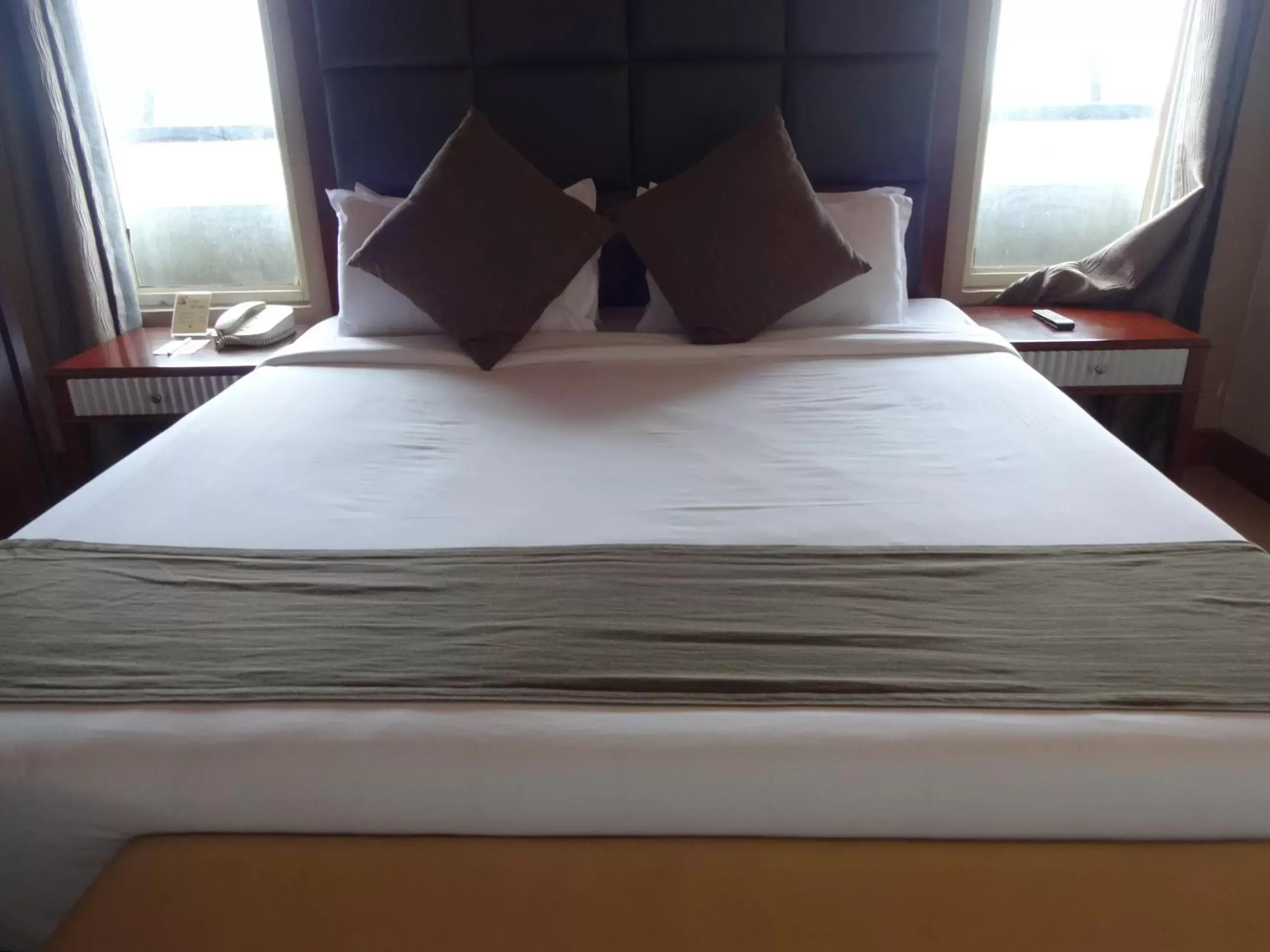 Bed in Paramount Tower