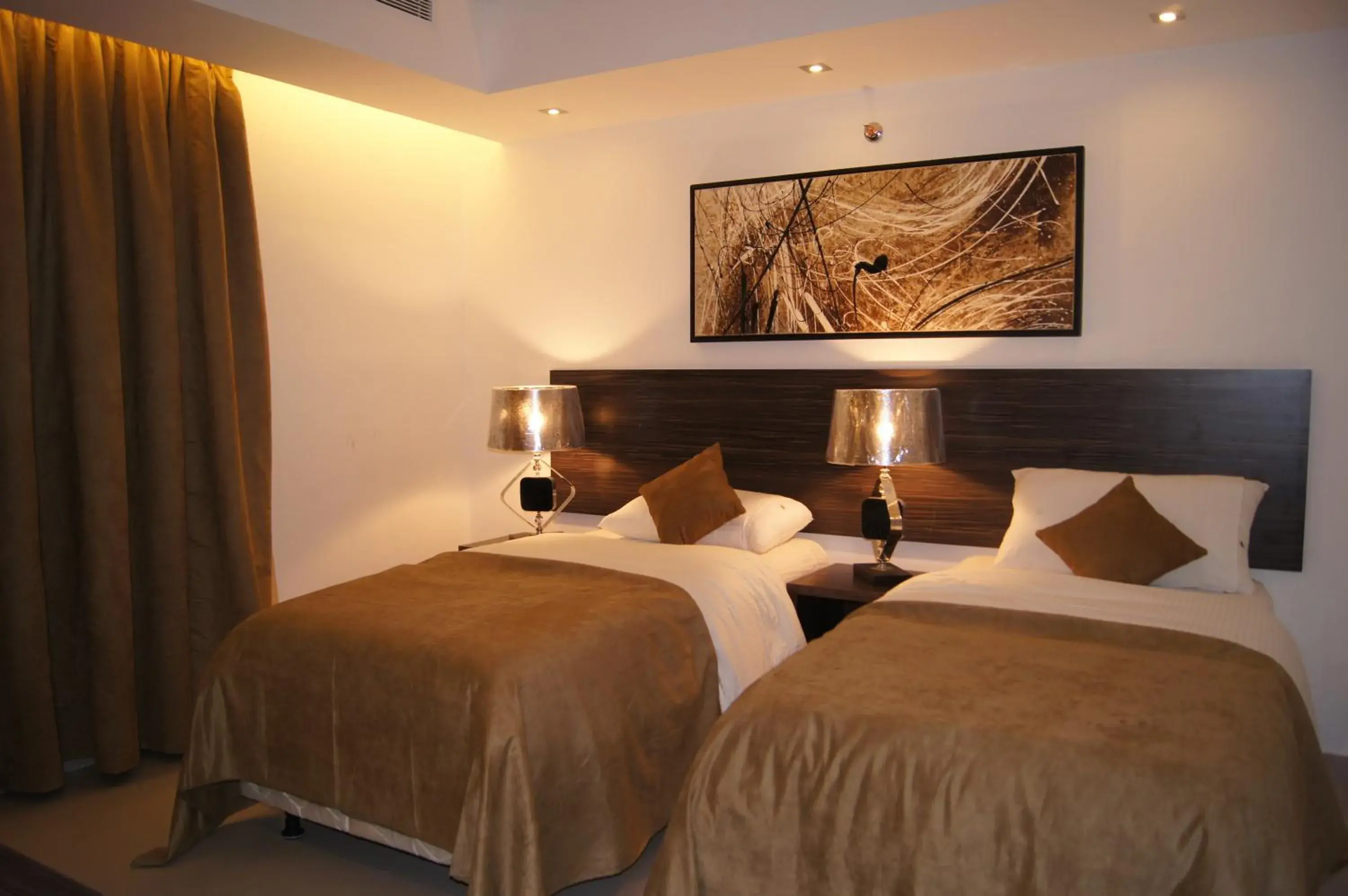 One-Bedroom Apartment with Twin Bed in Watheer Hotel Suite