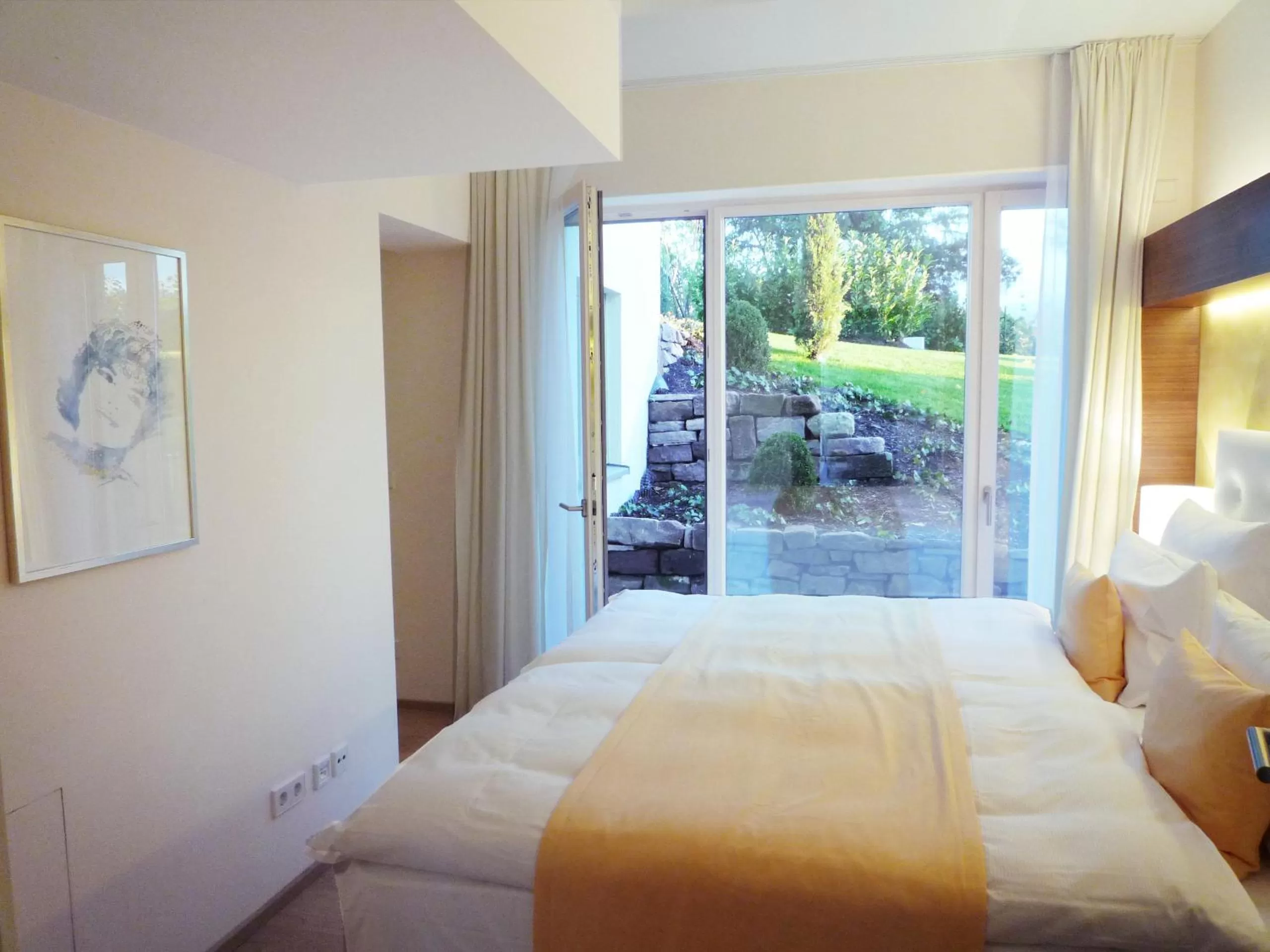 Photo of the whole room, Bed in Aqua Aurelia Suitenhotel an den Thermen