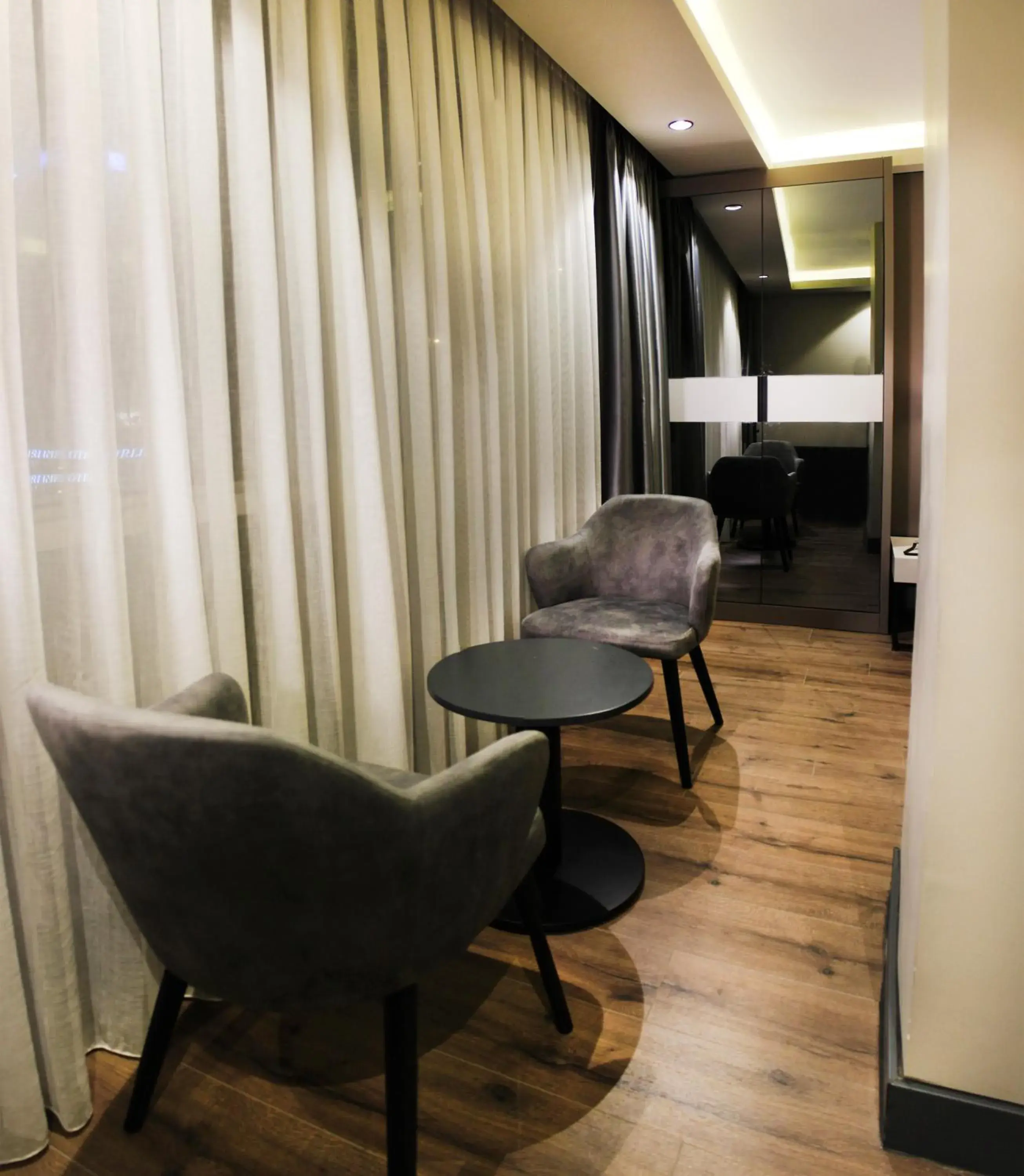 Living room, Seating Area in FRT AİRLİNES OTEL
