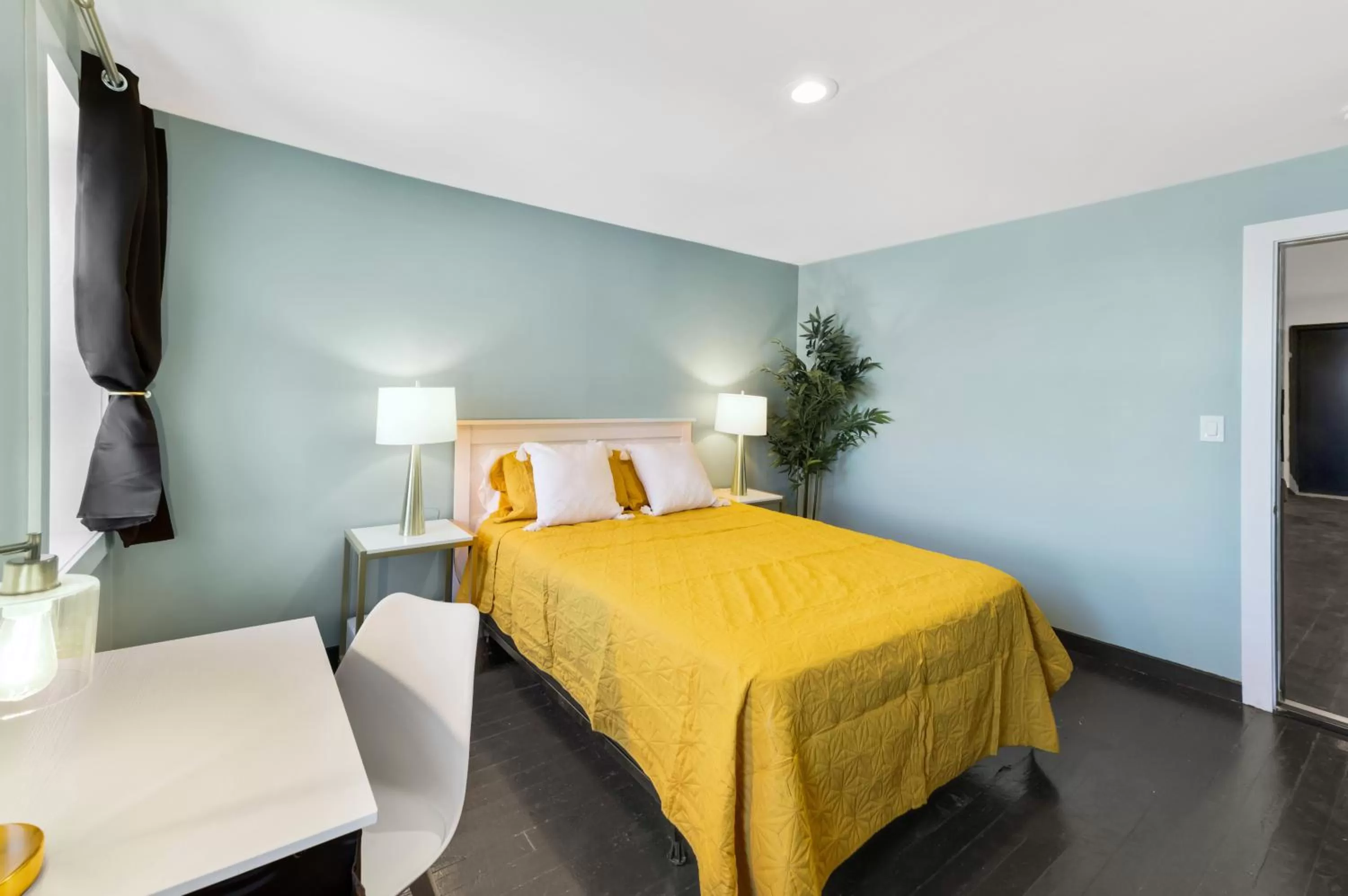 Bed in Randolph Hotel