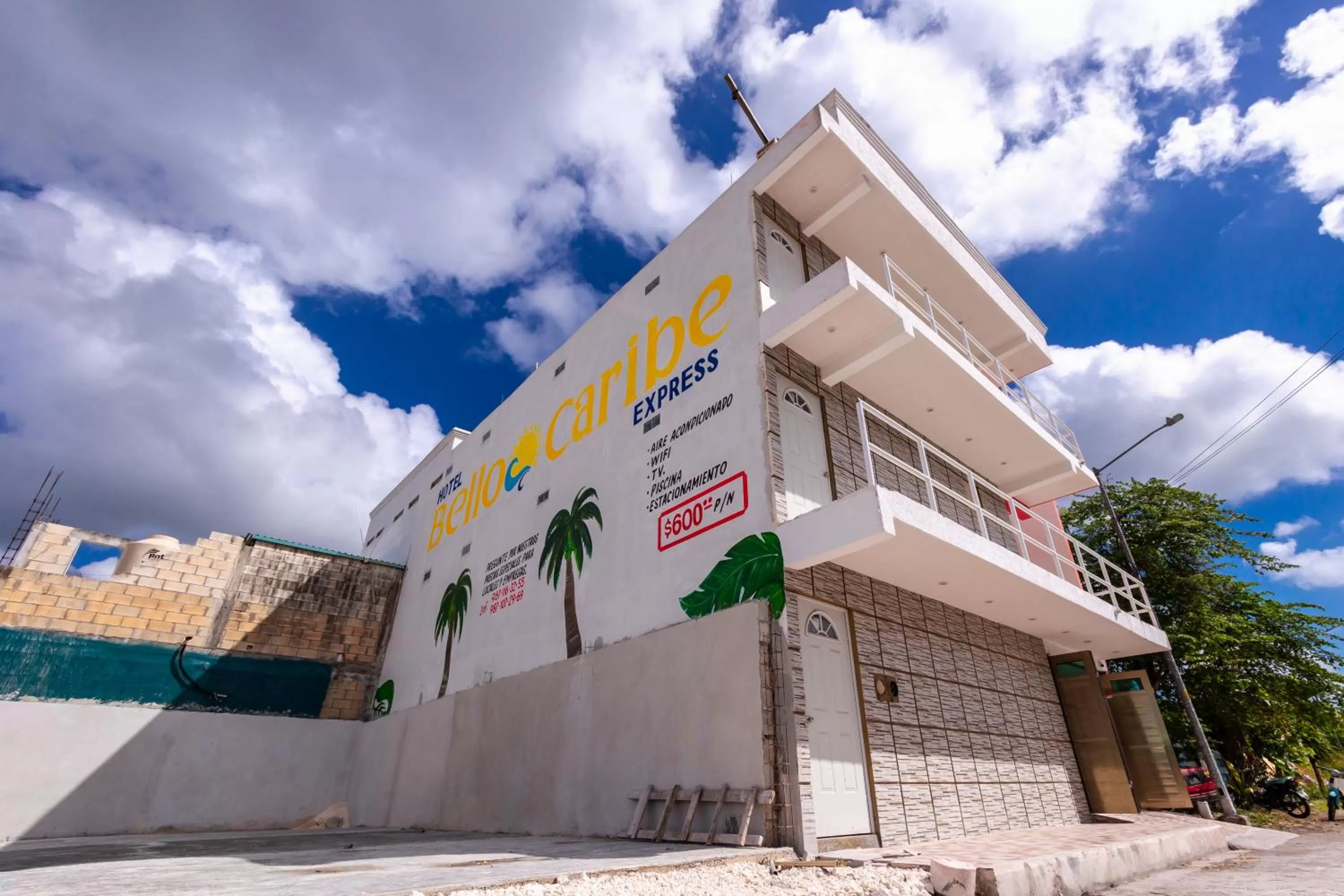 Property building in Hotel Bello Caribe Express