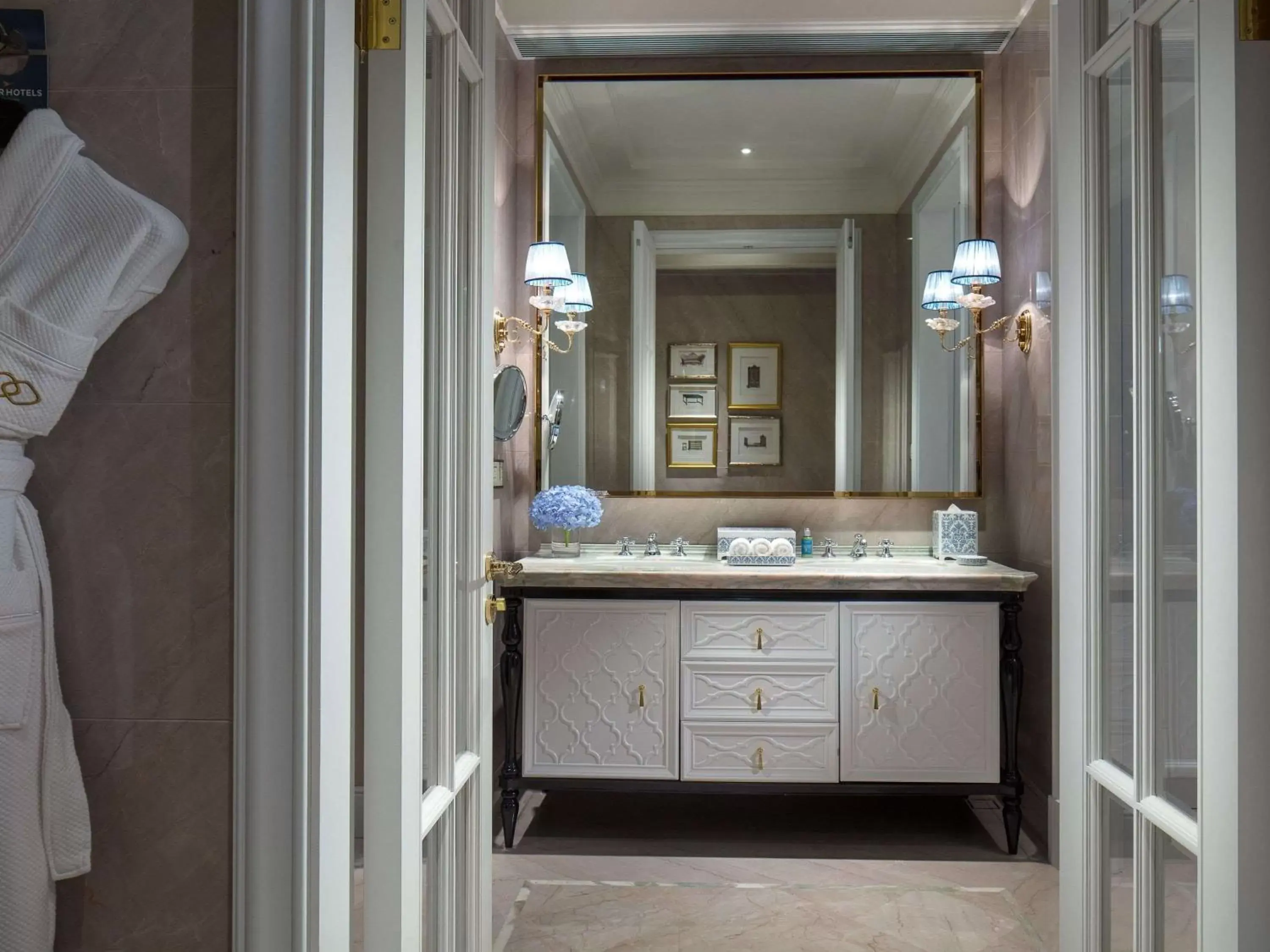 Photo of the whole room, Bathroom in Sofitel Foshan Shunde- Near Louvre International Furniture Exhibition Center