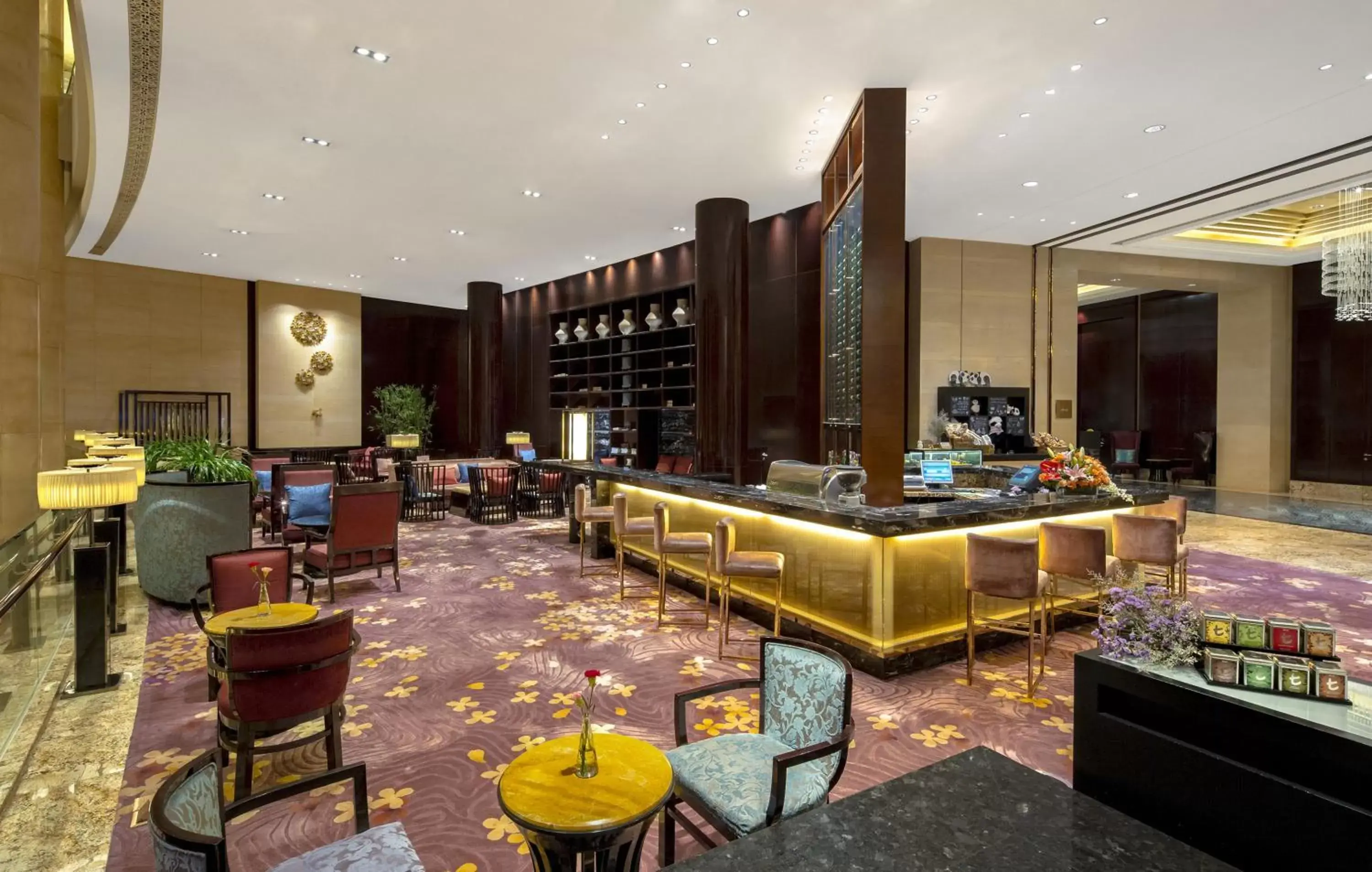 Lounge or bar, Restaurant/Places to Eat in Crowne Plaza Chengdu Panda Garden, an IHG Hotel