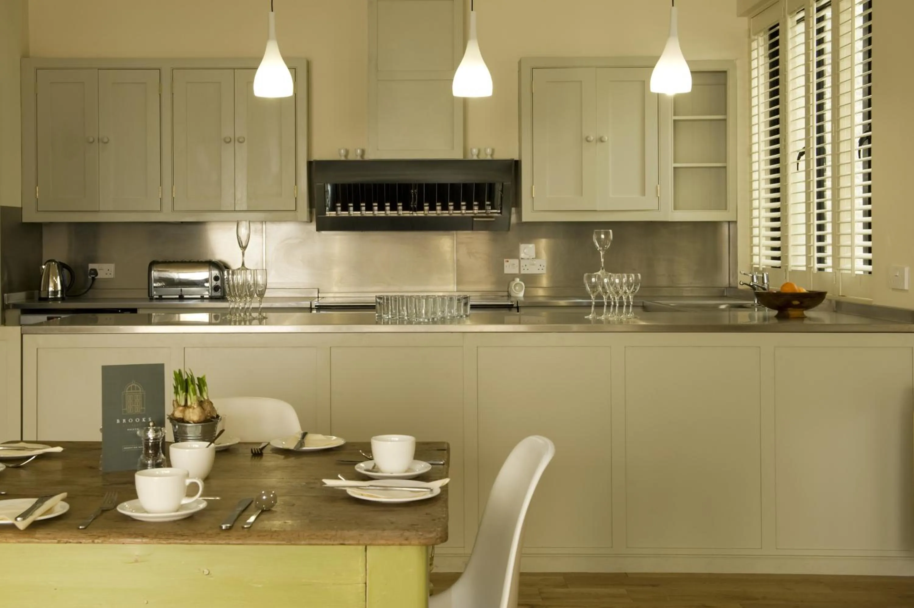 Kitchen or kitchenette in Brooks Guesthouse Bristol