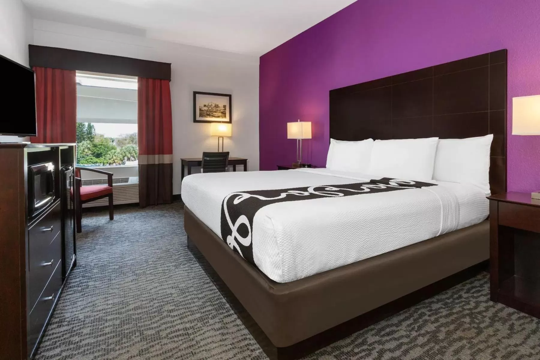 Bed in La Quinta by Wyndham Tampa Bay Area-Tampa South