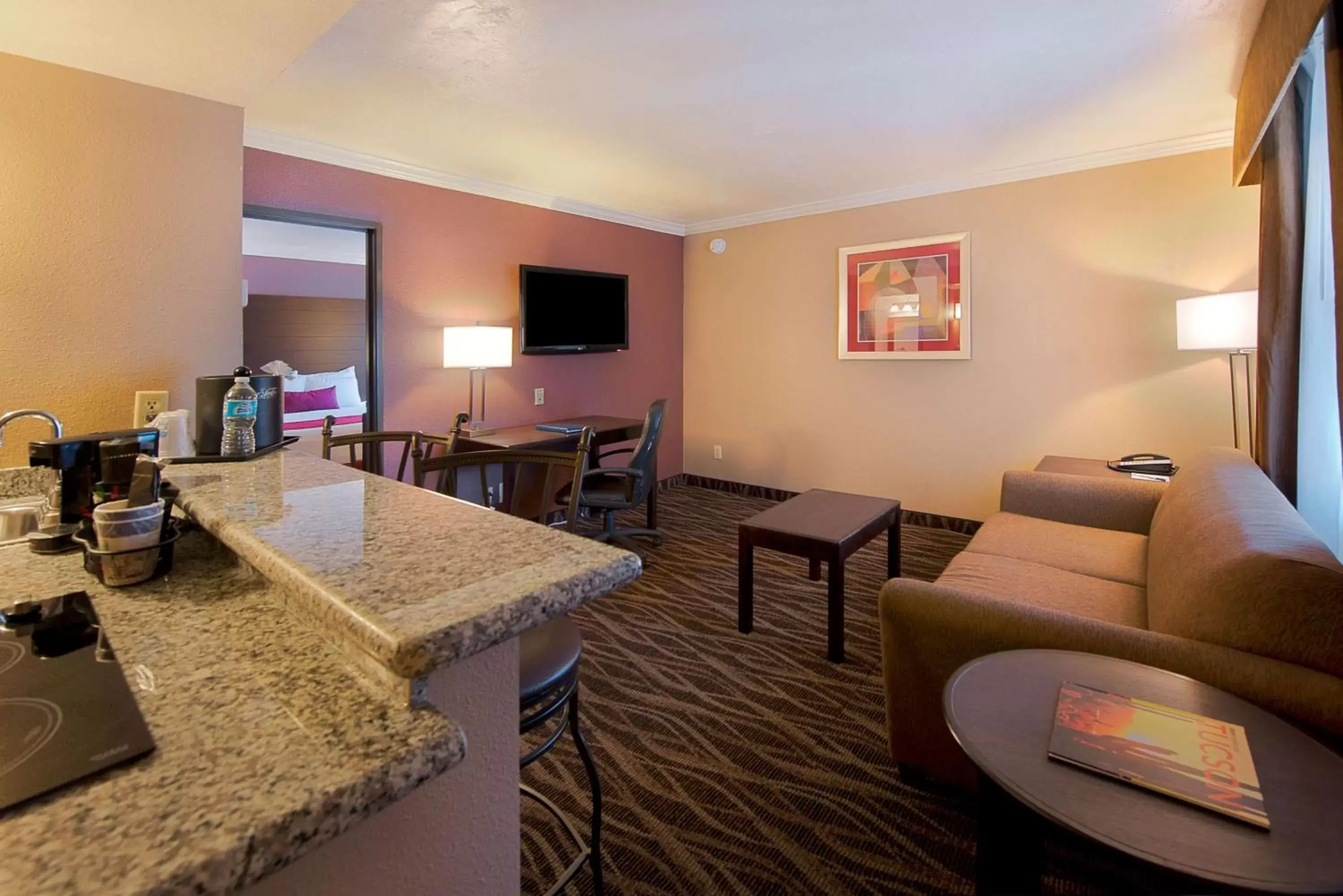Photo of the whole room, Seating Area in Best Western InnSuites Tucson Foothills Hotel & Suites